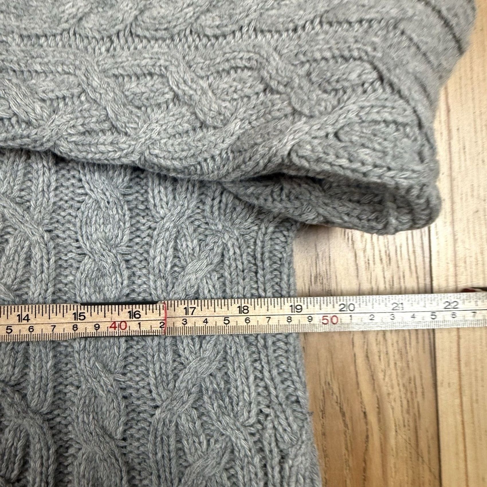 Vintage Lauren Ralph Lauren Cardigan Wool Cable-Knit Sweater Womens Medium gray Rabbit-knit, Cable Knit, Wool, Cardigan, Sweater M, Women Size M / US 6-8 / IT 42-44 - 6 Thumbnail