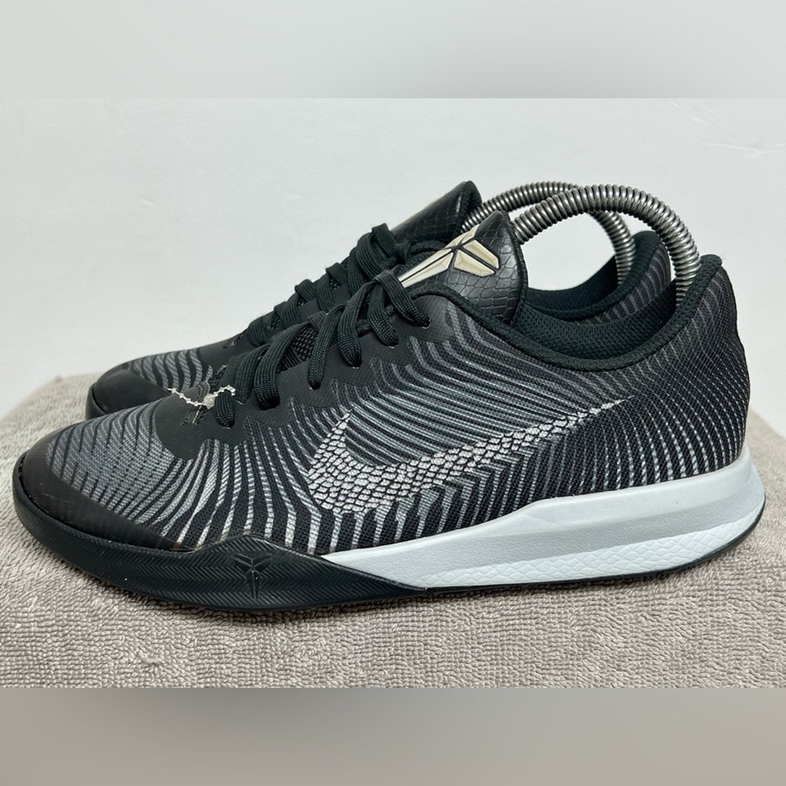 Nike Nike Kobe Bryant Mentality 2 Black White Youth 5.5Y RARE Size US 7 / IT 37 - 1 Thumbnail