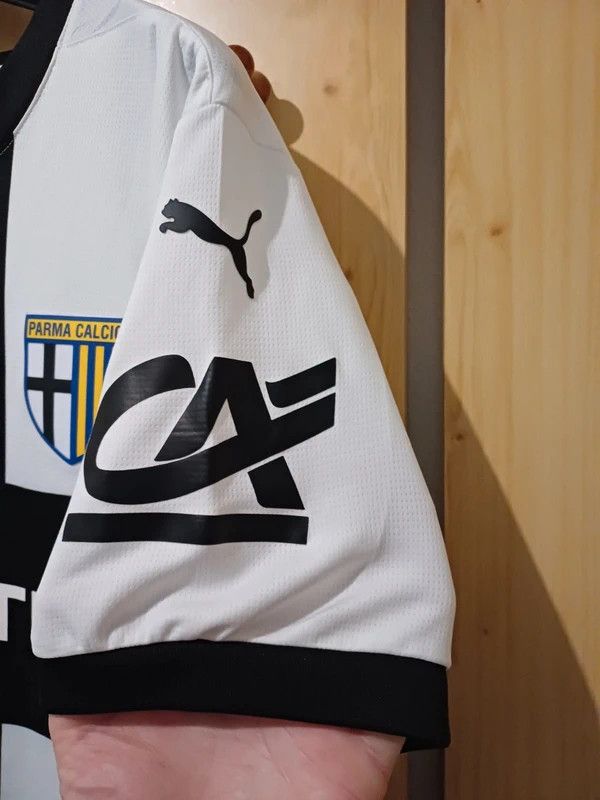 Puma Parma Calcio 2024/25 Match Issue shirt - Valeri #14 Size US M / EU 48-50 / 2 - 8 Thumbnail