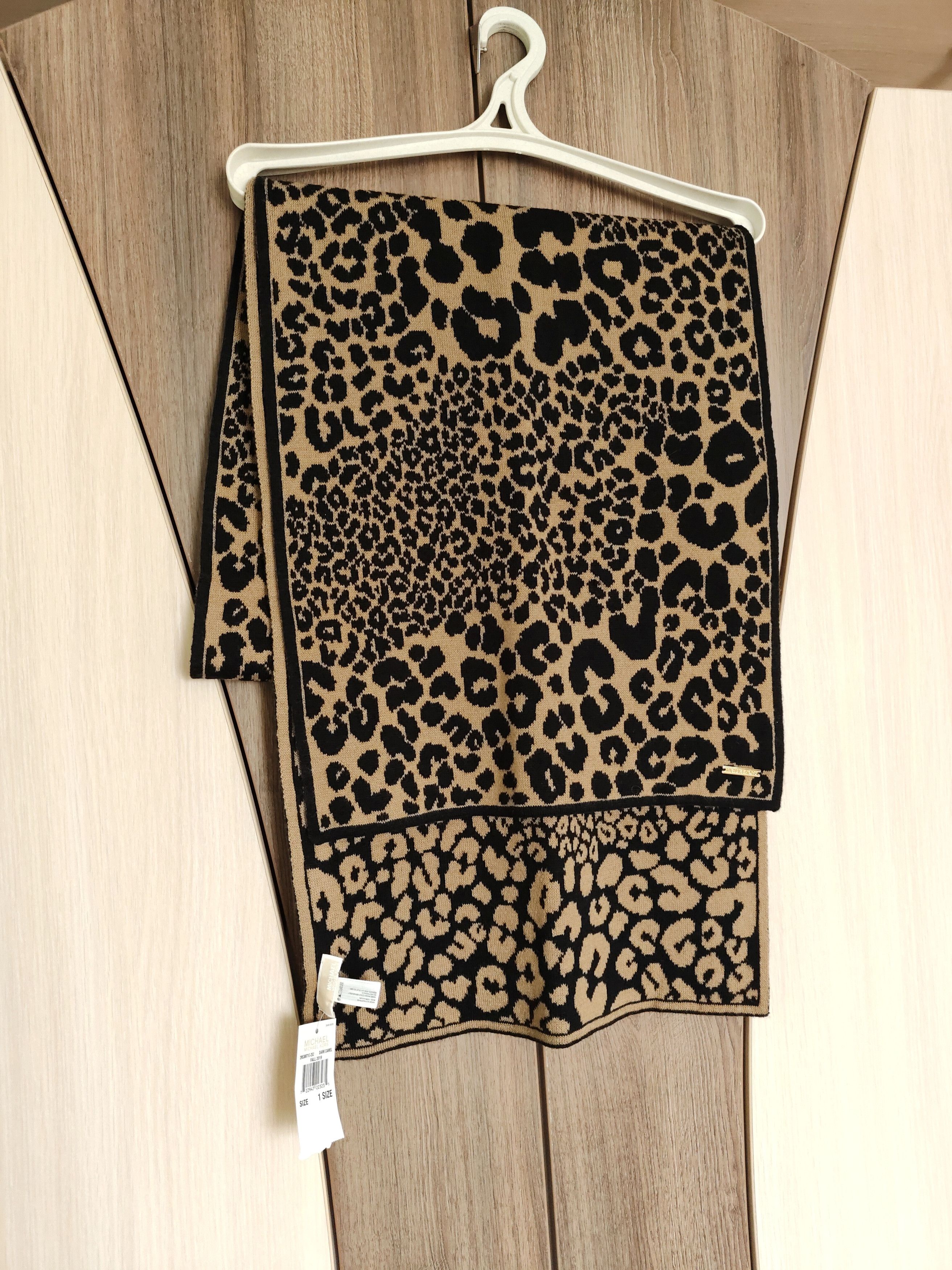 Michael Kors Michael Kors Leopard Scarf MK Leopard Women's Scarf Size ONE SIZE - 2 Thumbnail