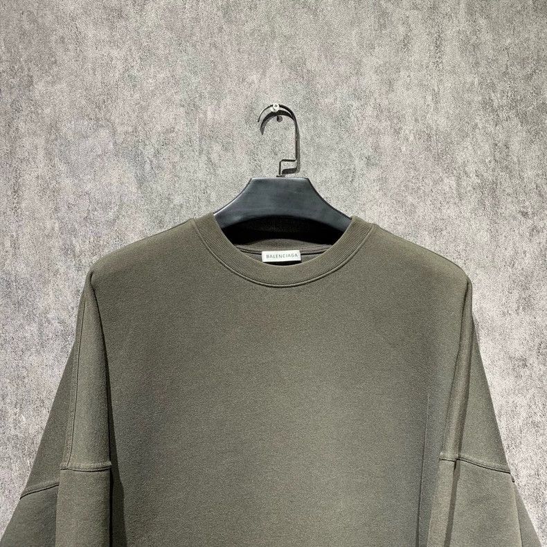 Balenciaga Balenciaga Dark Coffee Crew Neck Sweater Size US XS / EU 42 / 0 - 3 Thumbnail
