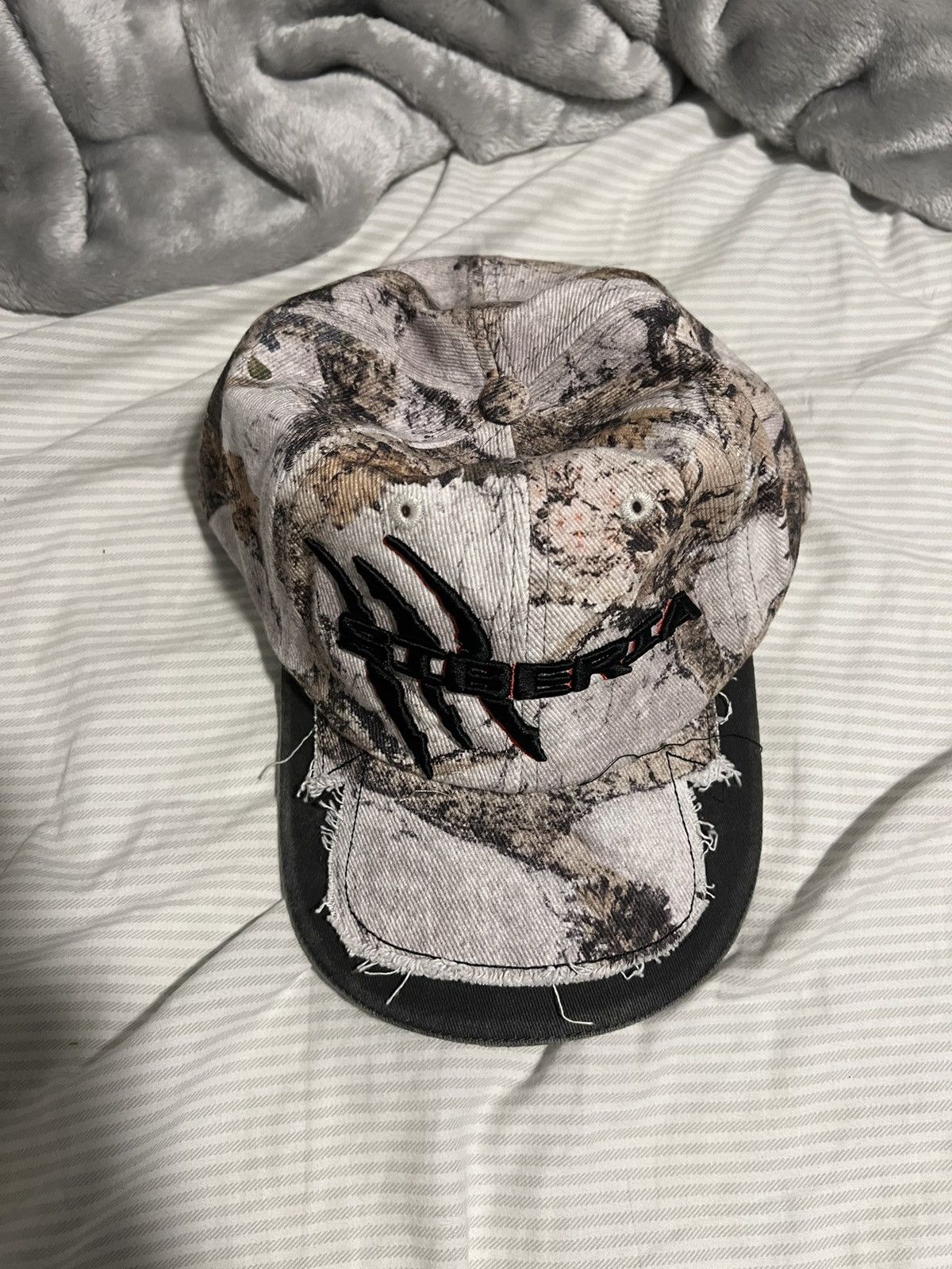 image of Siberia Hills Raptor Hat - Snow Real Tree in White, Men's