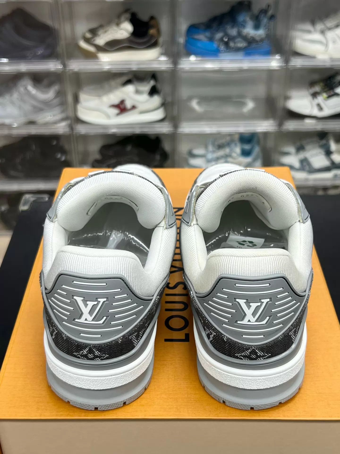 Louis Vuitton LV Trainer Grey White Denim UK6 OG Box Min Wear Size US 7 / EU 40 - 7 Thumbnail