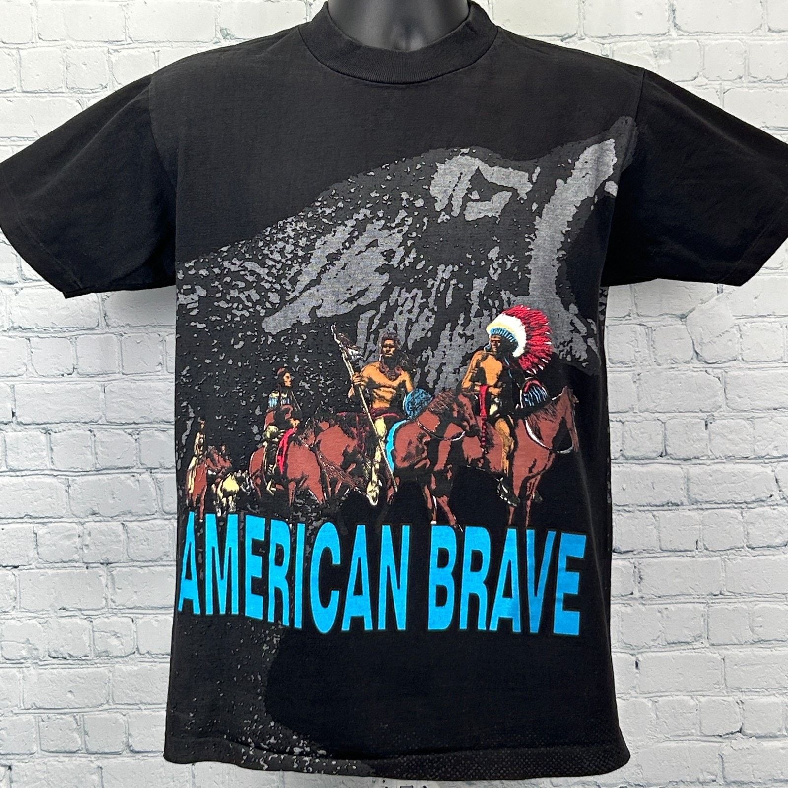 Vintage Vintage 90s American Brave T Shirt Native Indian Wolf Black Size US M / EU 48-50 / 2 - 1 Thumbnail