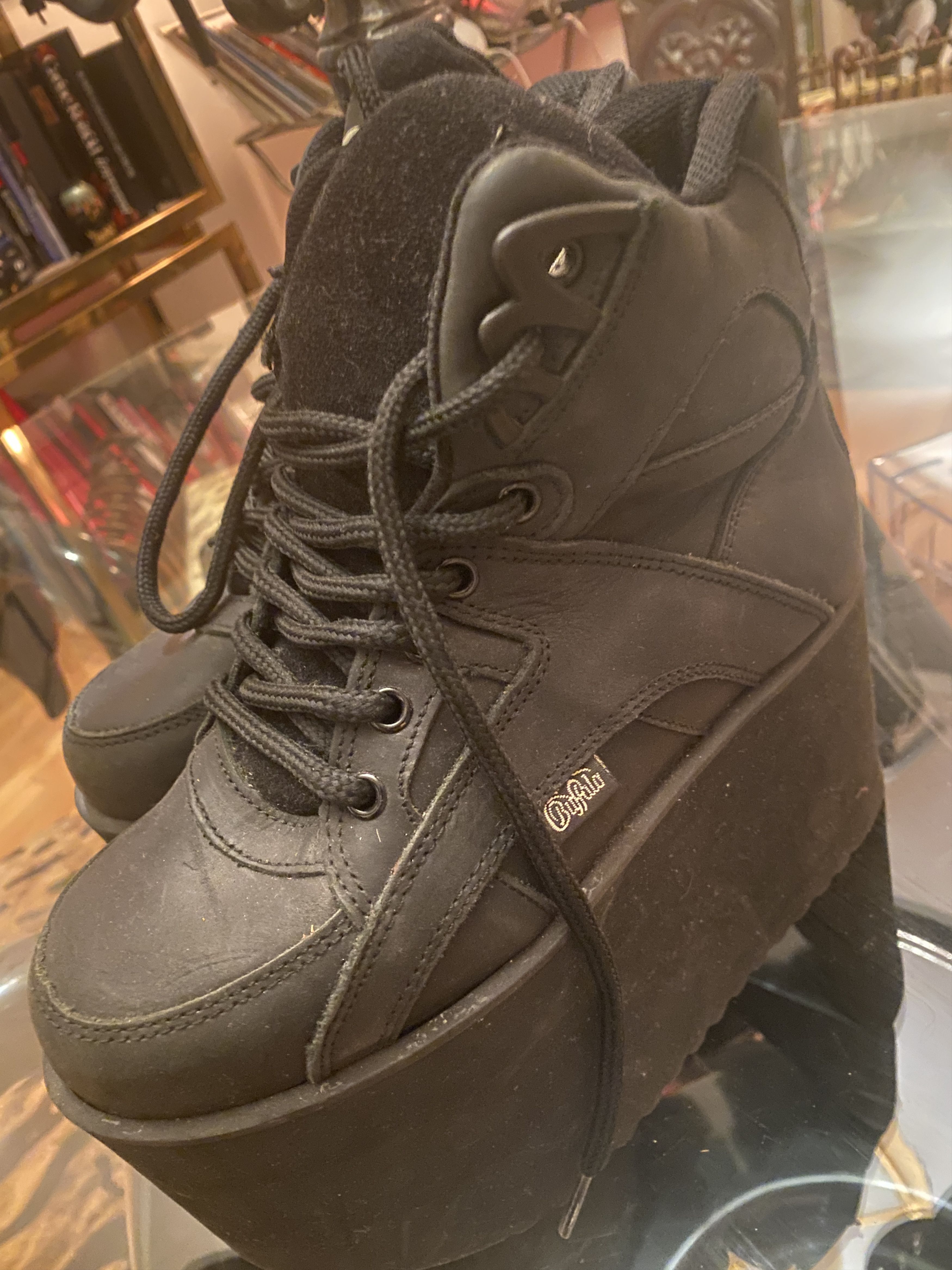 レア　Buffalo London ブラック Amazon.com | Buffalo London 1339-14 2.0 Cow Womens Platform