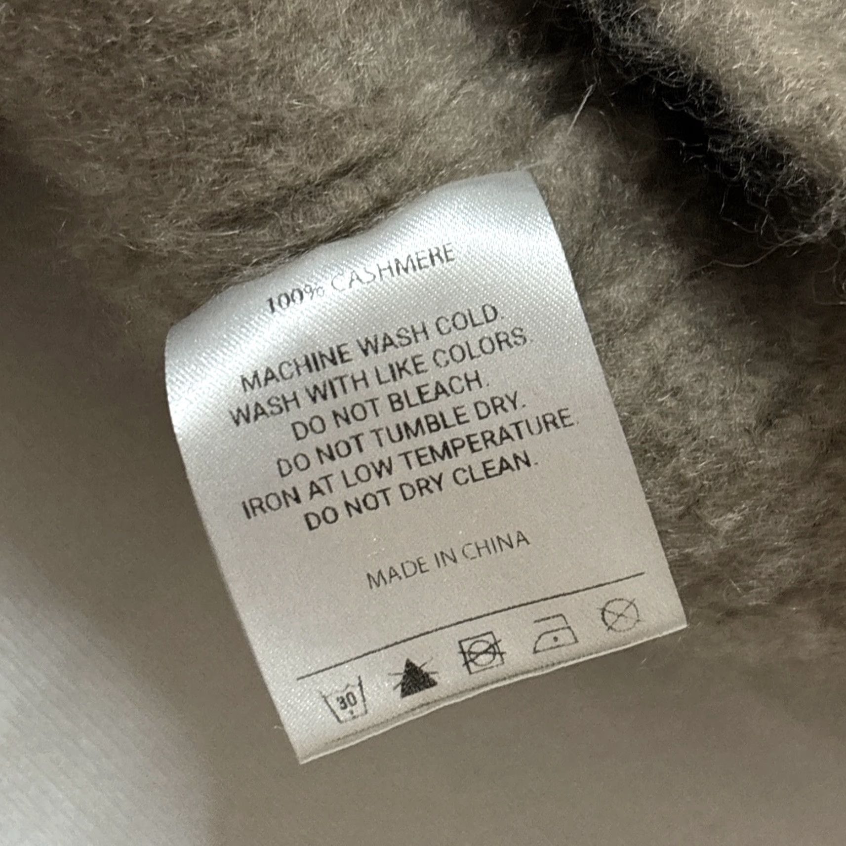 Vintage VINTAGE Women’s LIT Activewear Sweater Hoodie Pullover 100% Cashmere Beige M Quartz Angel Oscar? Size M / US 6-8 / IT 42-44 - 4 Thumbnail