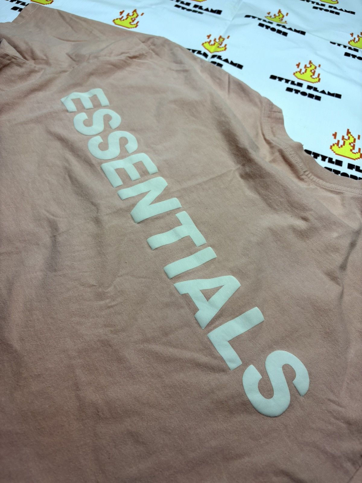 Essentials × Fear of God Essentials Fear Of God Pink Logo 3M Size US L / EU 52-54 / 3 - 2 Thumbnail