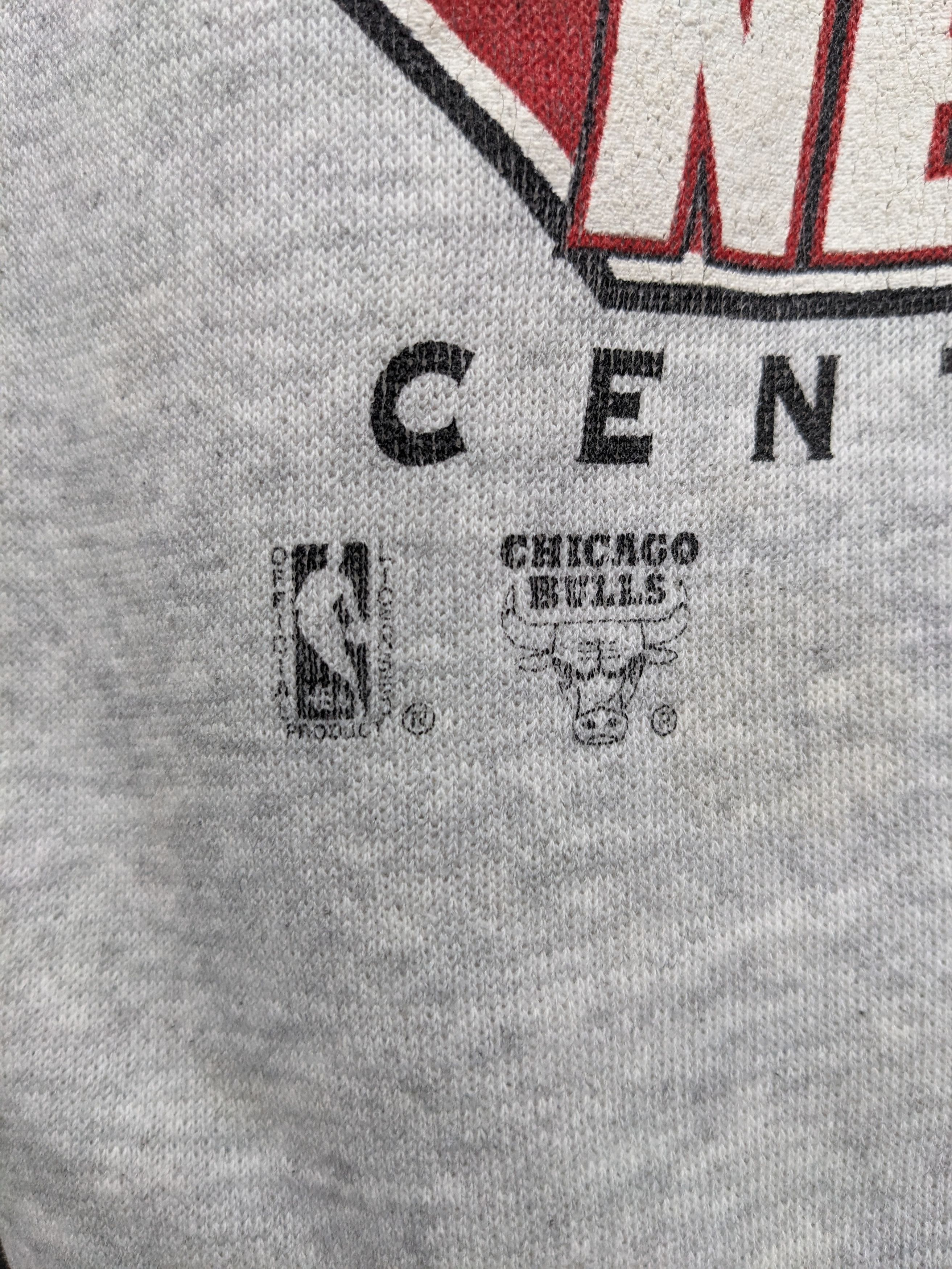 NBA RARE VINTAGE 1993 WORLD CHAMPS CHICAGO BULLS NBA Size US M / EU 48-50 / 2 - 4 Thumbnail