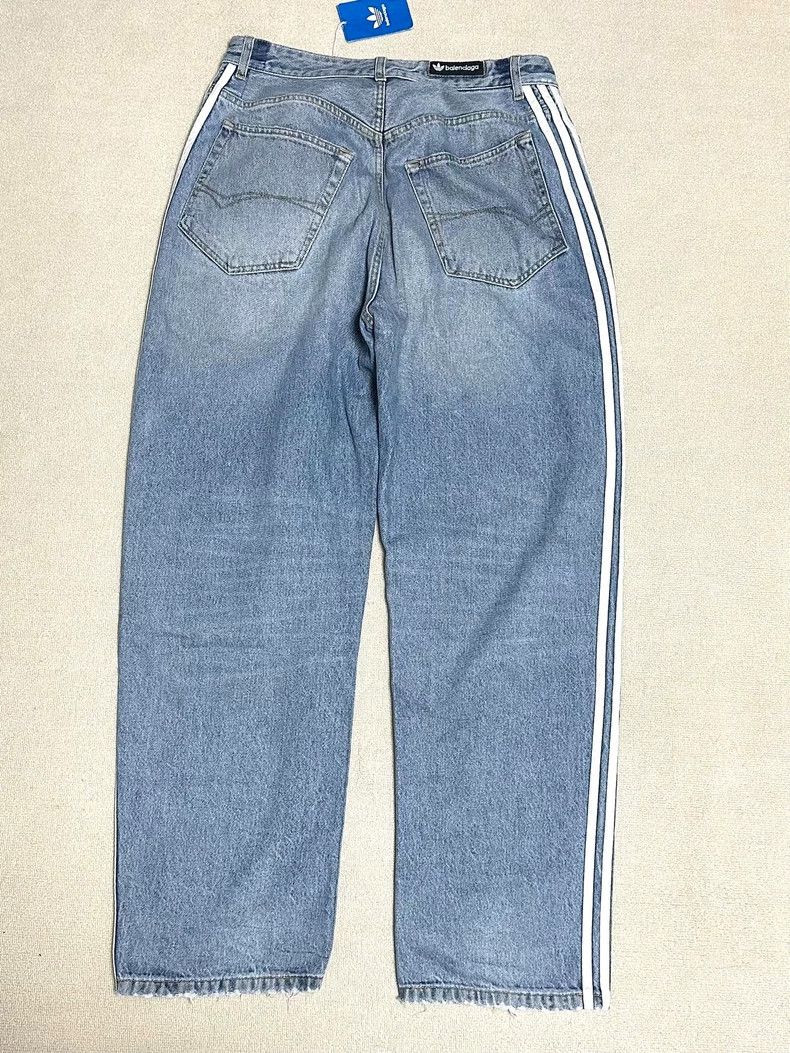 Balenciaga Balenciaga size xs Wash Blue Side Stripe Jeans 2502-Nextarr Size US 28 / EU 44 - 2 Thumbnail