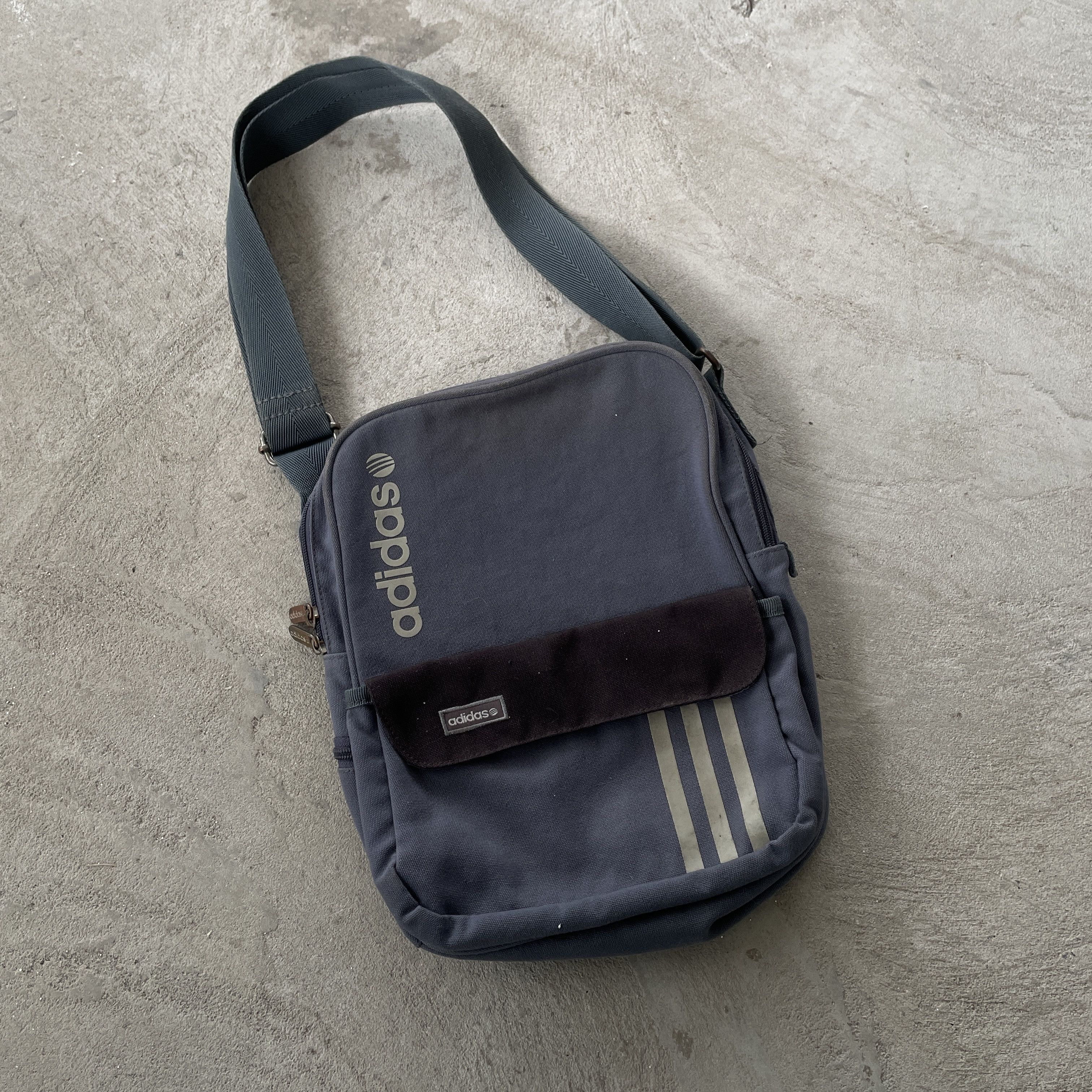 Adidas Vintage Adidas Neo Label Crossbody Bag Size ONE SIZE - 1 Thumbnail