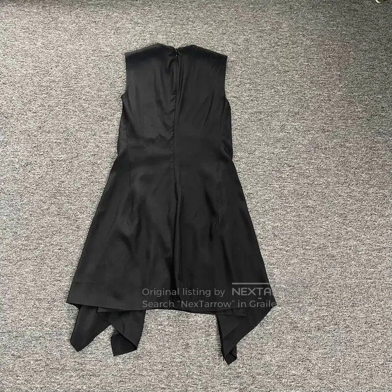 Louis Vuitton Louis Vuitton V-Neck Asymmetrical Dress. Size US XS / EU 42 / 0 - 1 Thumbnail