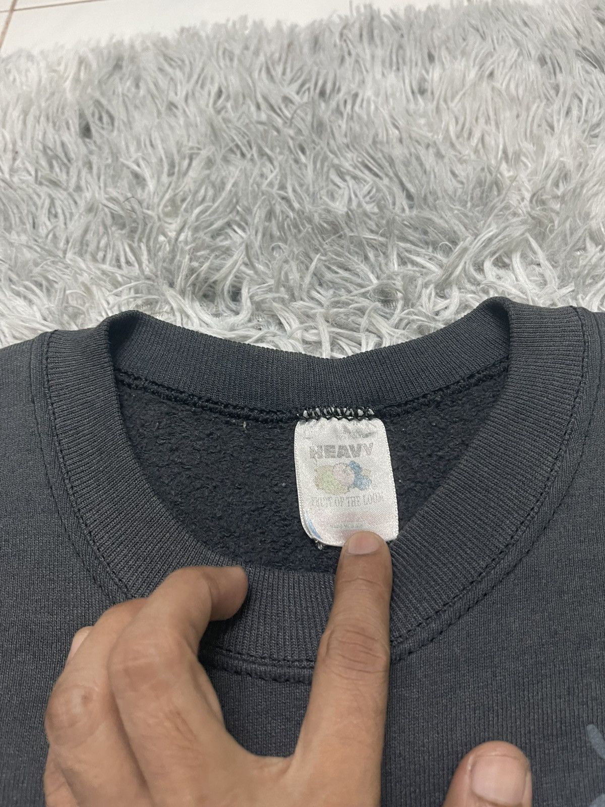 Fruit Of The Loom 90s 5 FLAG CREWNECK RARE DESIGN NICELY FADED Size US L / EU 52-54 / 3 - 7 Thumbnail