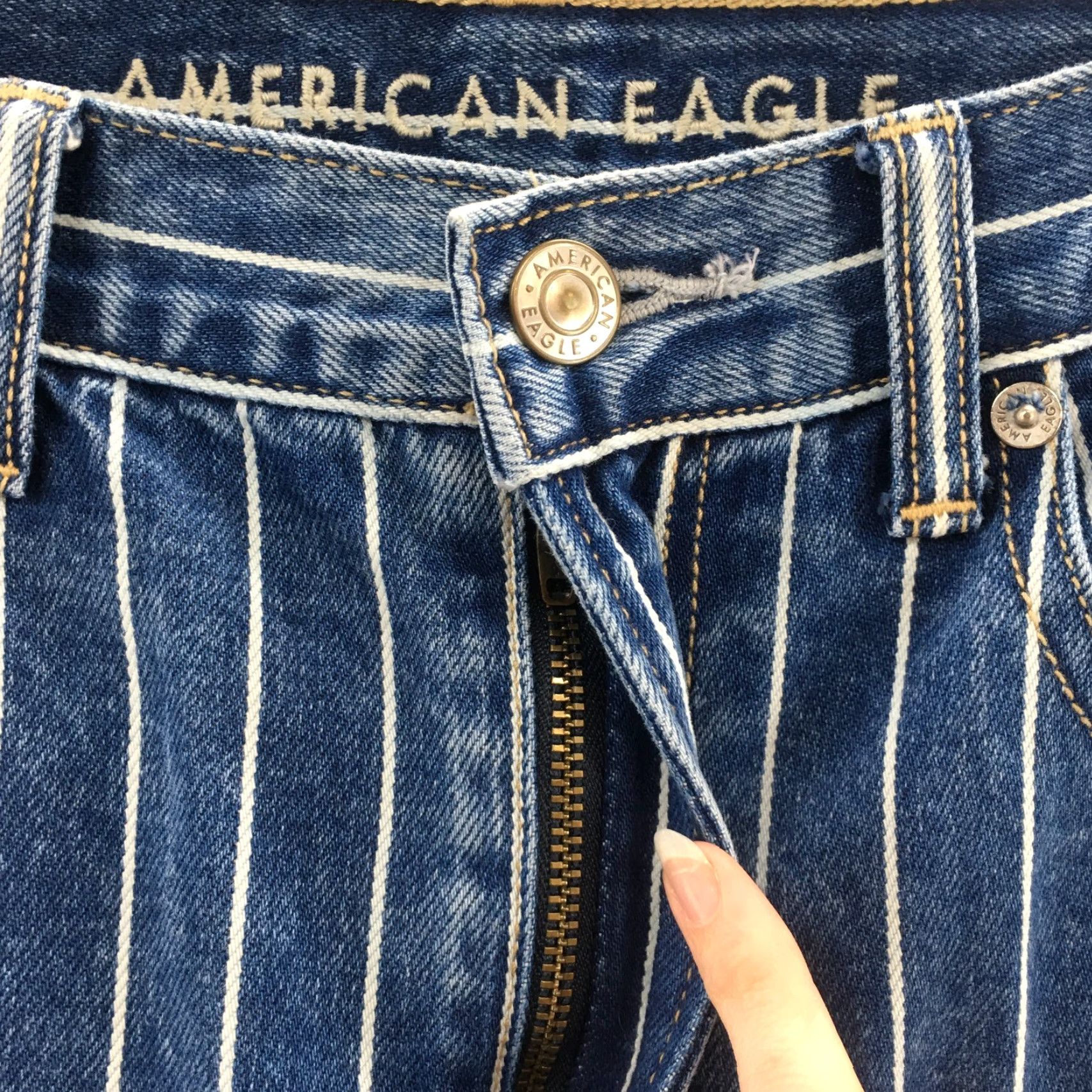 American Eagle Outfitters American Eagle Outfitters Mom Jeans Womens 6R Blue Denim Striped High Rise Jeans Size 28" / US 6 / IT 42 - 3 Thumbnail