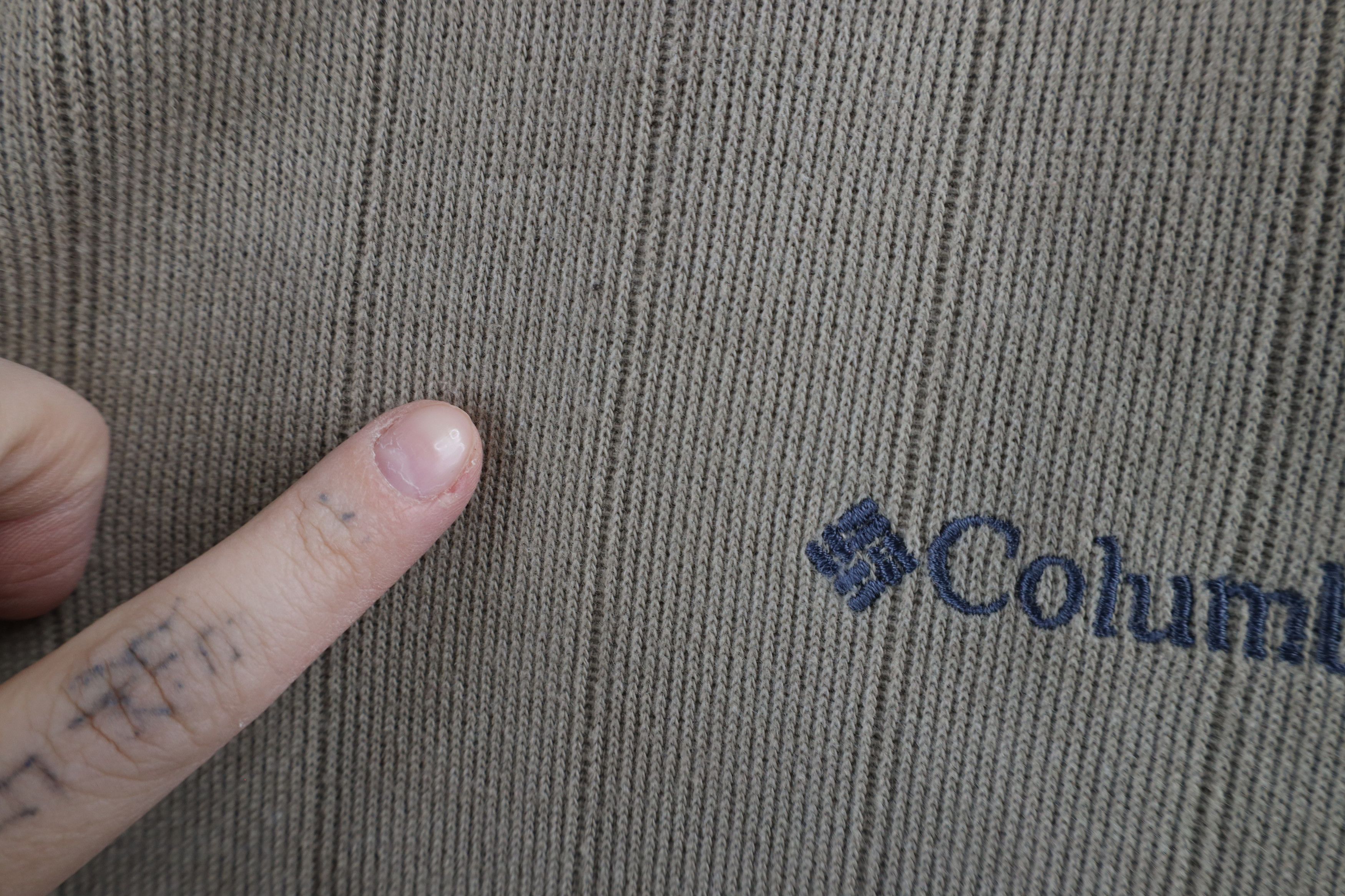 Columbia × Vintage Vintage Columbia Spell Out Ribbed Knit V-Neck Sweater Beige Size US XXL / EU 58 / 5 - 5 Thumbnail