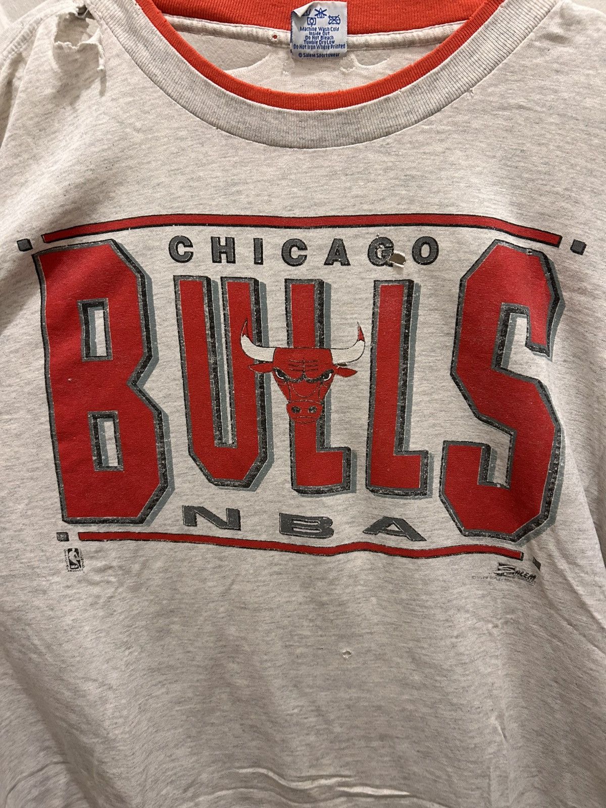 Salem Sportswear Vintage Chicago Bulls Double Layered T-Shirt Size US XL / EU 56 / 4 - 2 Thumbnail