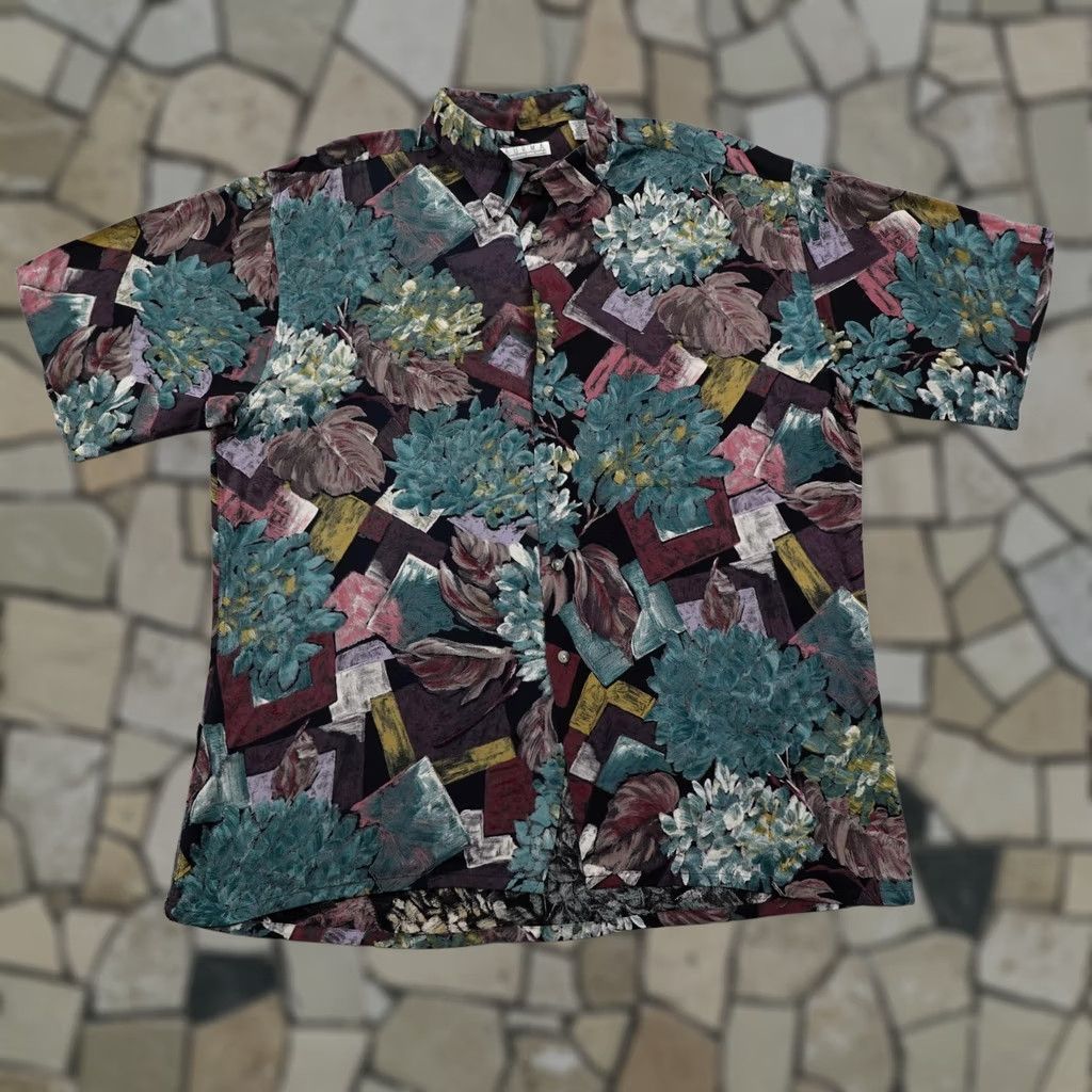 ALOHAS VINTAGE Burma Bibas Shirt Mens XL Red Green Hawaiian Aloha Abstract Rayon 90s Size US XL / EU 56 / 4 - 1 Thumbnail