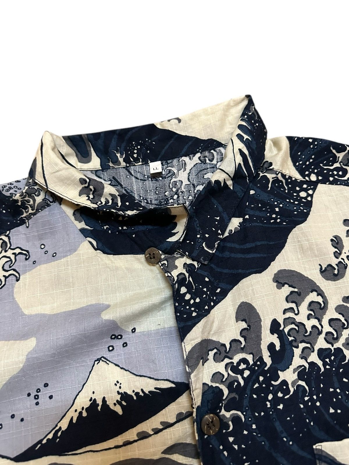 Other hawaii design surf waves shirts button ups Size US L / EU 52-54 / 3 - 6 Thumbnail