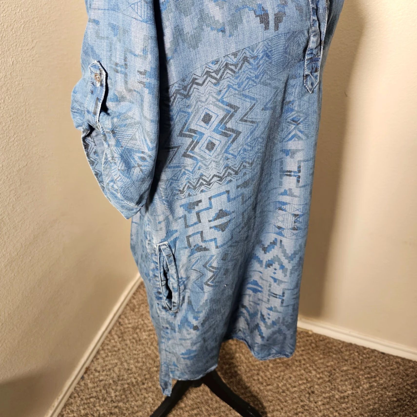 Vintage PHILOSOPHY SHIRT DRESS Women L Blue Chambray Aztec Print Geometric Knee Length Short Sleeve Roll Tab Size L / US 10 / IT 46 - 7 Thumbnail