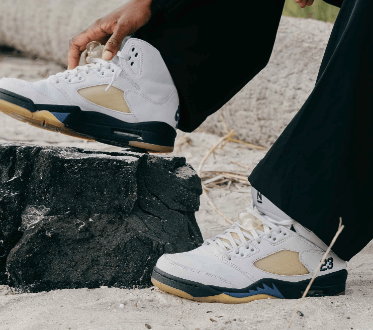 A Ma Maniere × Jordan Brand A Ma Maniere Air Jordan V Dawn Men's 12 Women's 13.5 Size US 12 / EU 45 - 3 Thumbnail