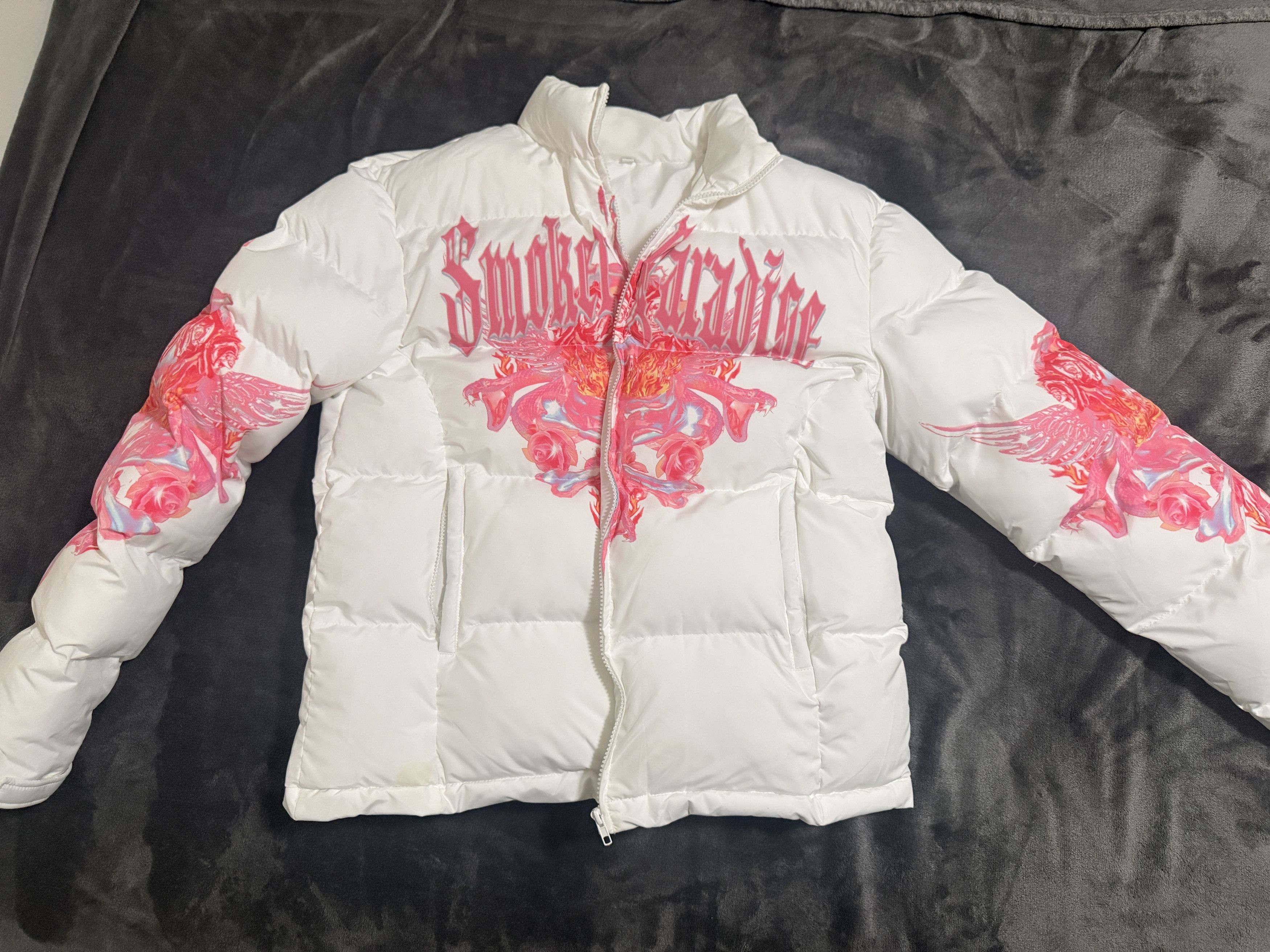 Japanese Brand White Pink Graphic Puffer Jacket Y2K Streetwear Size M Size US M / EU 48-50 / 2 - 1 Thumbnail