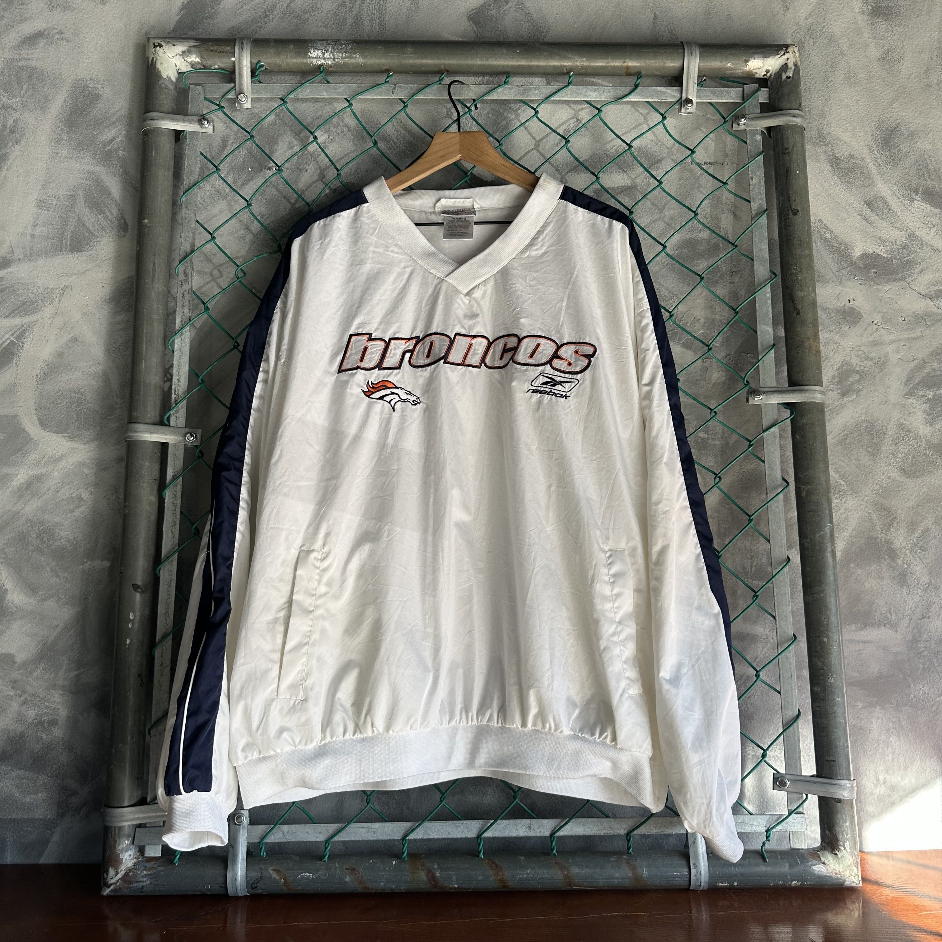 Reebok Vintage Reebok Denver Broncos Pullover Jacket Windbreaker Size US XL / EU 56 / 4 - 1 Thumbnail