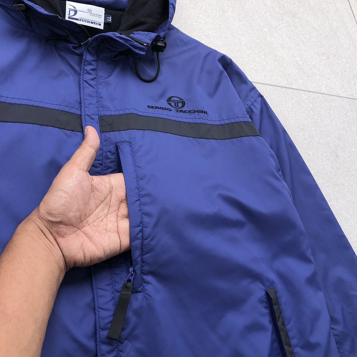 Sergio Tacchini Sergio Tacchini Embroidery Logo Windbreaker Jacket Size US L / EU 52-54 / 3 - 6 Thumbnail