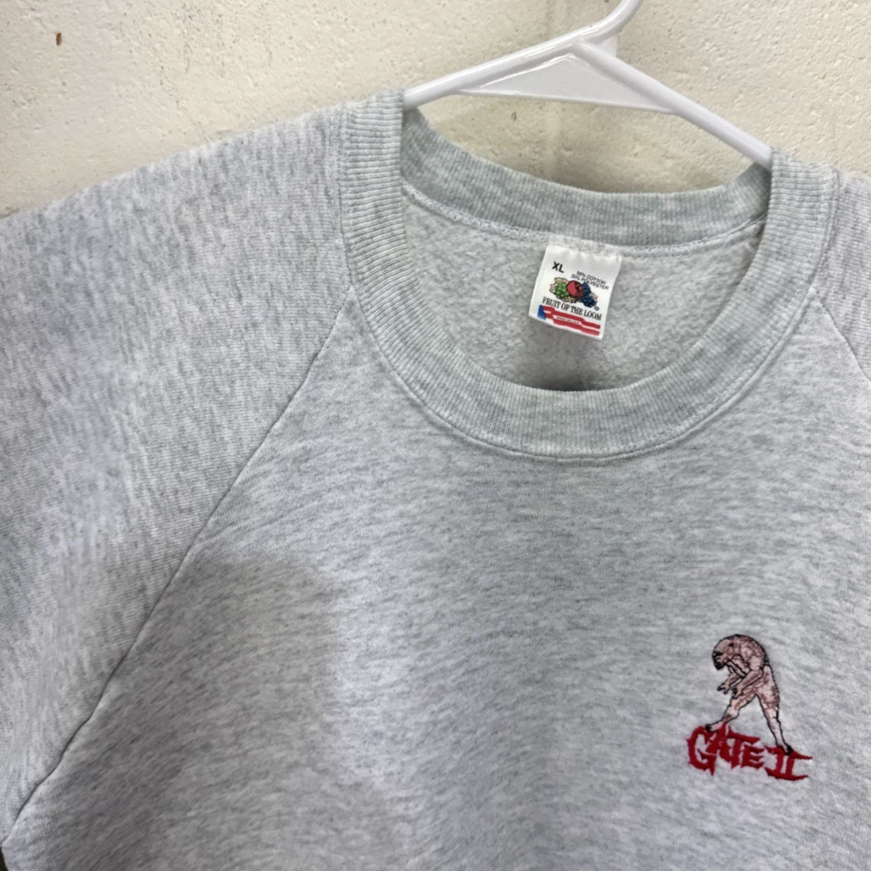 Fruit Of The Loom VINTAGE Gate 2 Promo Horror Movie Sweatshirt Men XL Gray 90s Creature Graphic Print, Fruit of the Loom, Crew Neck, Embroidered Size US XL / EU 56 / 4 - 5 Thumbnail