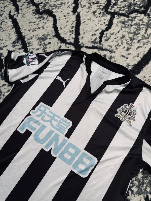 Other Newcastle united football shirt L black white Size US L / EU 52-54 / 3 - 3 Thumbnail