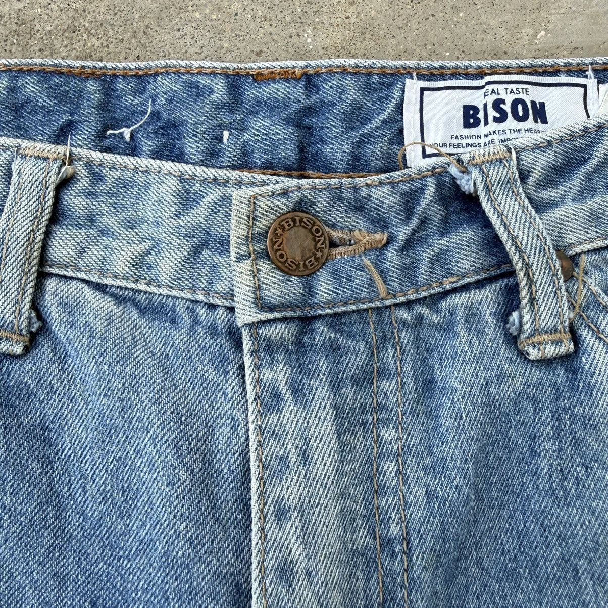 Japanese Brand Vintage Bison Faded Denim Jean Pants W28 Size US 28 / EU 44 - 4 Thumbnail