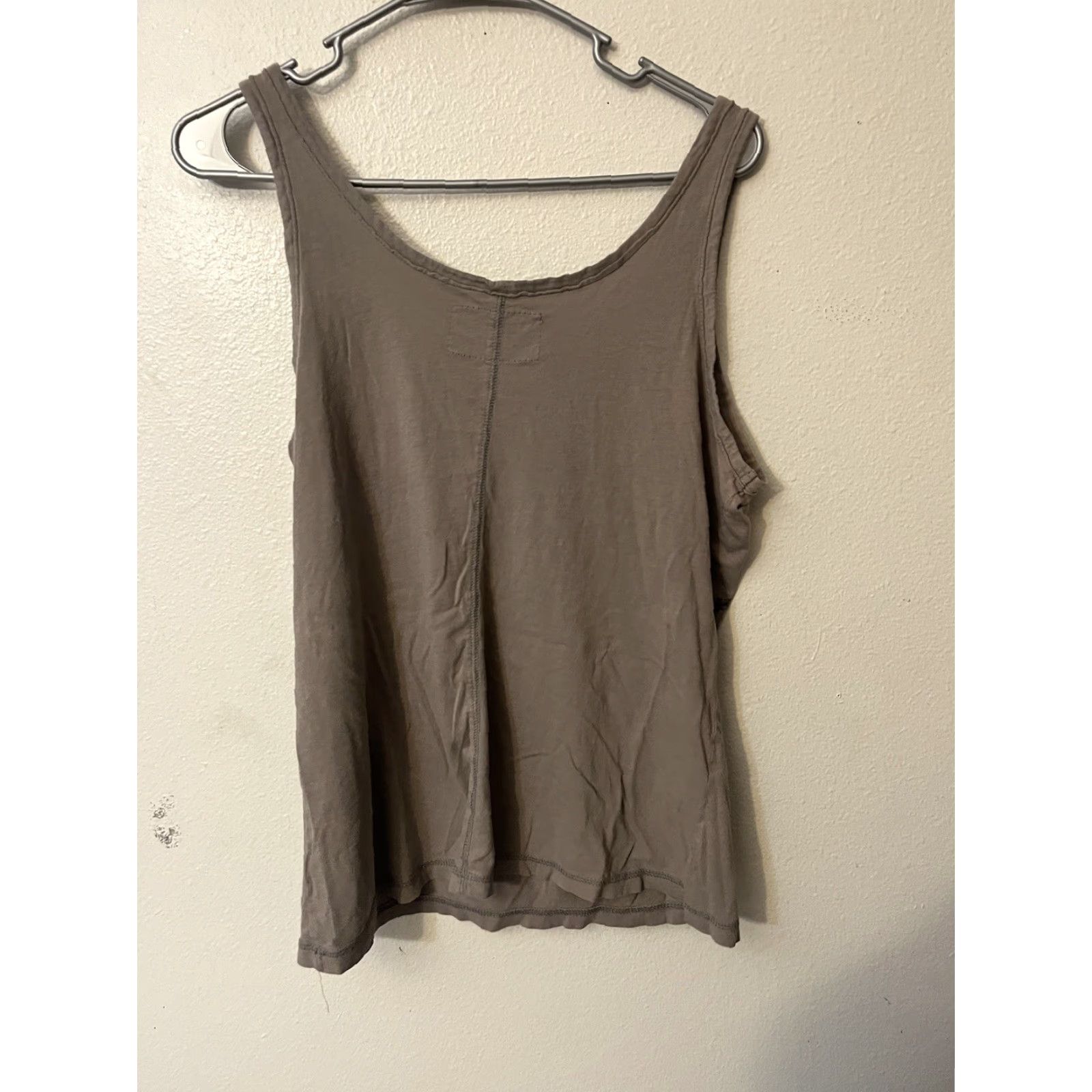 DKNY DKNY Tank Womens Size M Gray Sequin Floral Graphic Sleeveless Scoop Neck Casual Basic 90s? No, avoid unsupported. Size M / US 6-8 / IT 42-44 - 3 Thumbnail