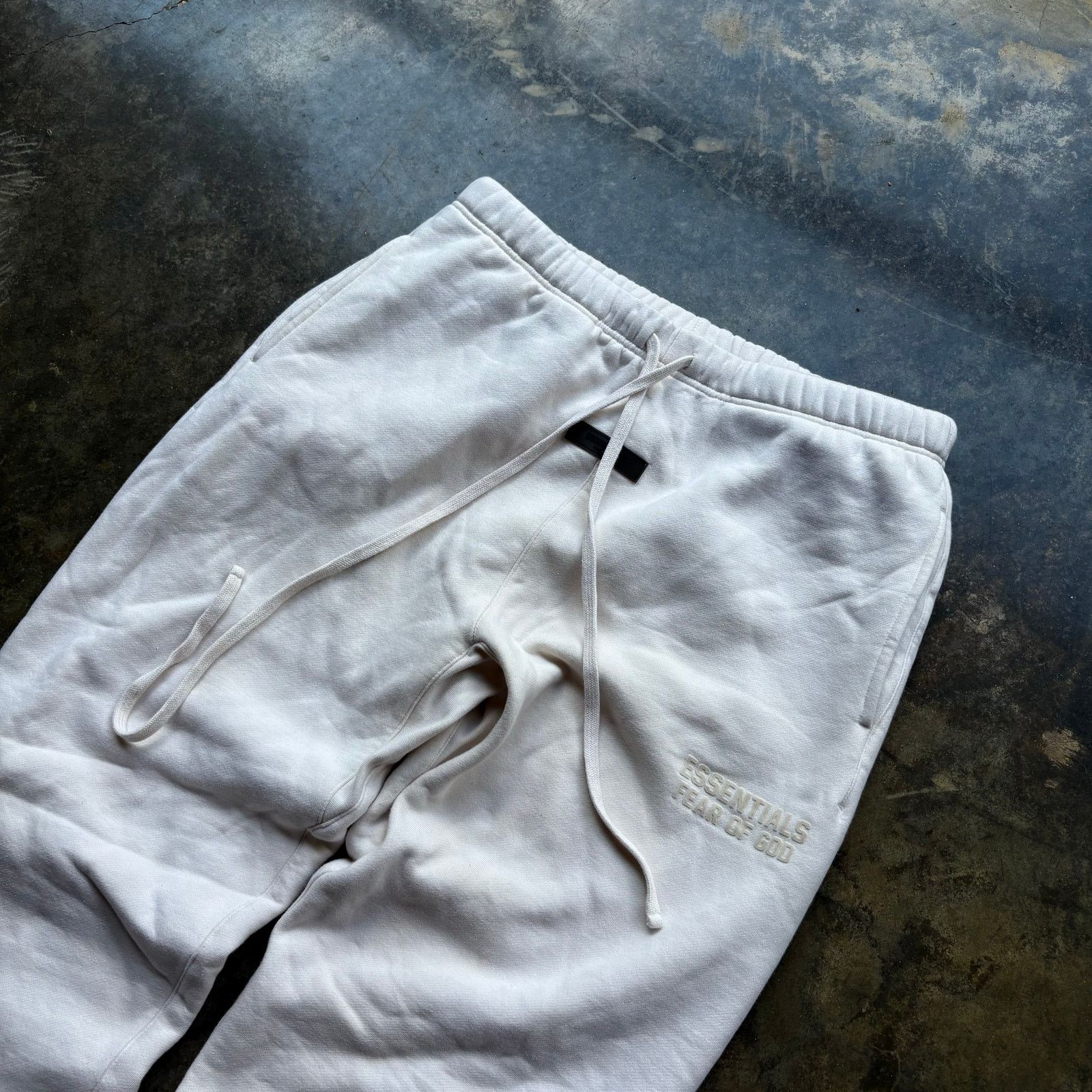 Fear of God Fear Of God Essentials Cream Baggy Sweatpants Size US 38 / EU 54 - 6 Thumbnail
