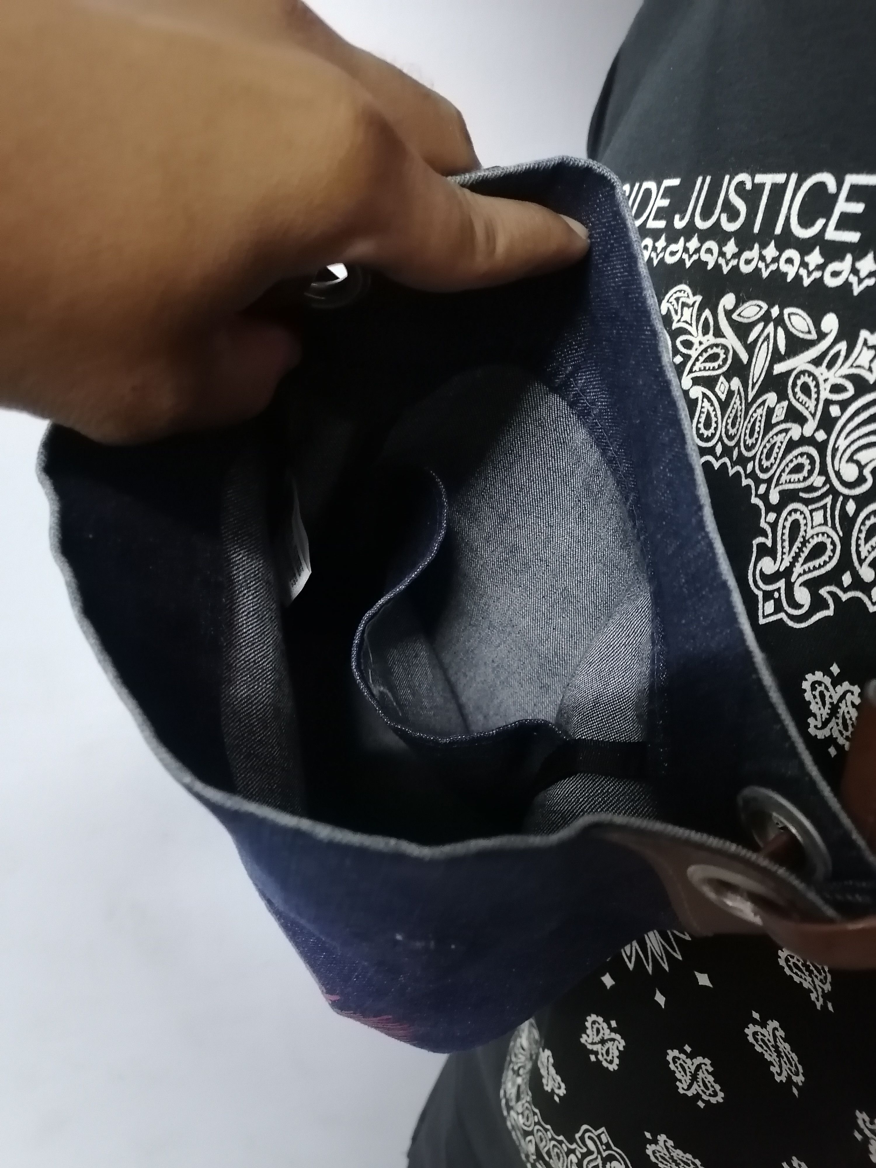 Japanese Brand Batsu Arabic Japan Dragon Denim Crossbody Bag Size ONE SIZE - 5 Thumbnail