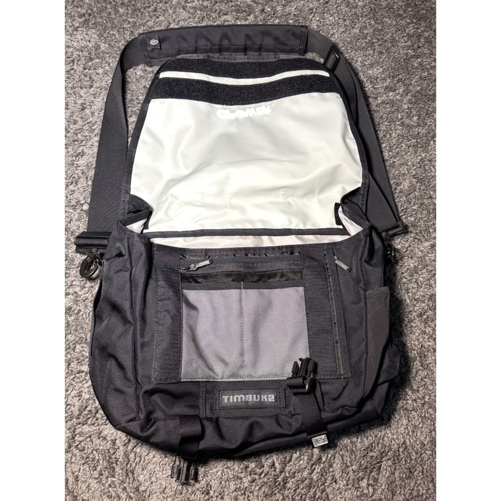 Vintage Timbuk2 Black Medium Messenger Laptop Bag company logo Never Used 17in x 14in Mens Size ONE SIZE - 7 Thumbnail