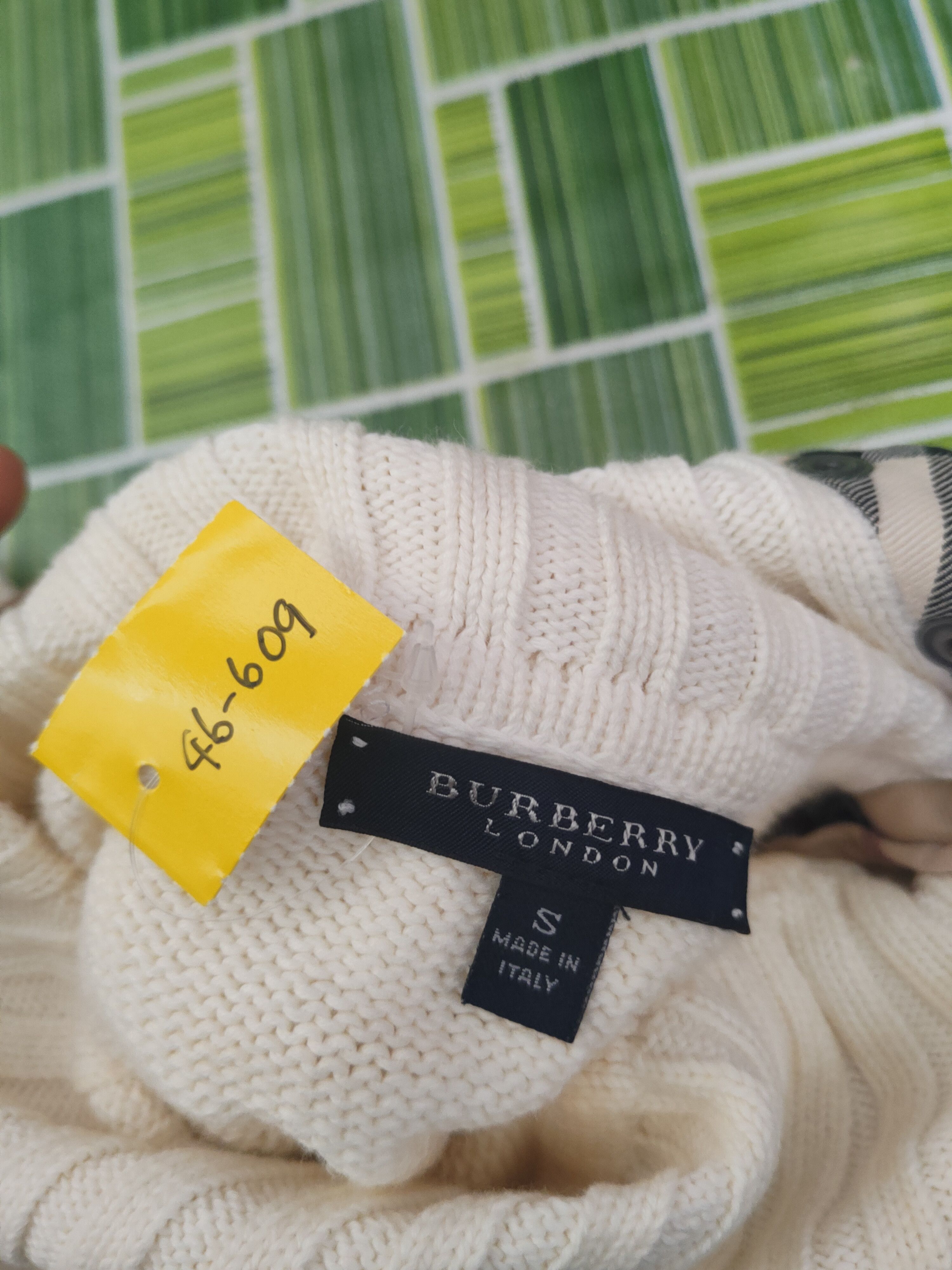 Burberry DL Burberry White Sleeveless Knitwear Sweatshirts #46-609 Size S / US 4 / IT 40 - 12 Thumbnail