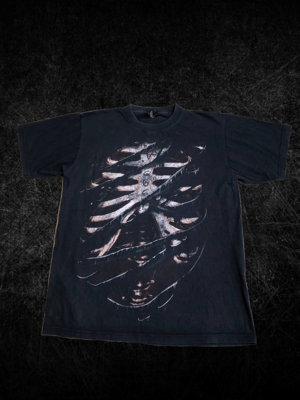 Vintage Vintage Spiral DEVILS Rollup Sleeve T-Shirt Black Size US L / EU 52-54 / 3 - 1 Thumbnail