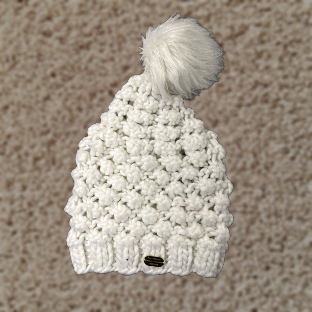 Abercrombie & Fitch Abercrombie & Fitch Beanie Toque Womens OS White Knit Acrylic Est 1892 NY Pom Beanie Womens One Size White Knit Acrylic Faux Fur Ski Theme Size ONE SIZE - 1 Thumbnail