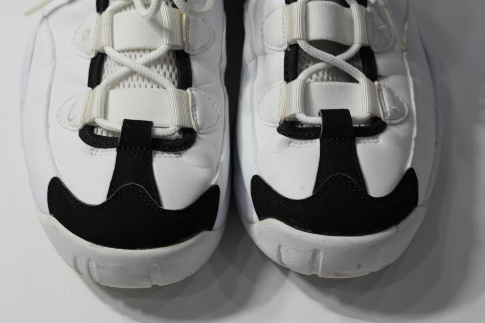 Nike Nike Sneaker Men's 10 White Black 2002 Uptempo 624011 101 Size US 10 / EU 43 - 2 Thumbnail