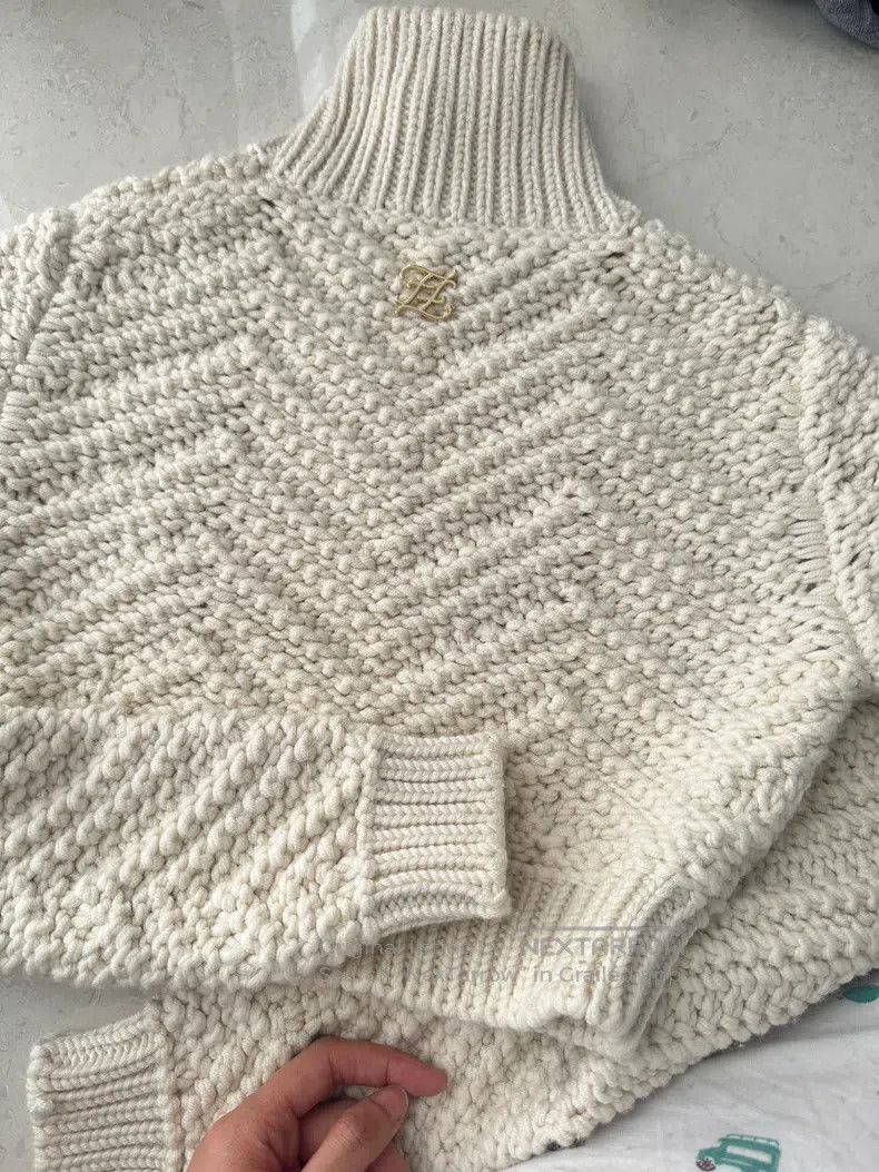 Fendi Fendi Wool Sweater, High-Neck Short Size XXS / US 00 / IT 34 - 1 Thumbnail