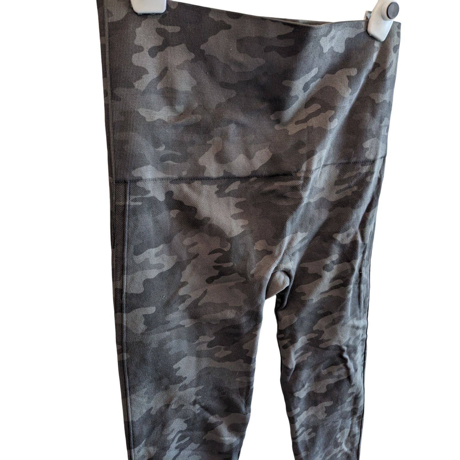 Spanx Spanx Cropped Look At Me Now Green Camo Leggings Medium Size 30" / US 8 / IT 44 - 6 Thumbnail