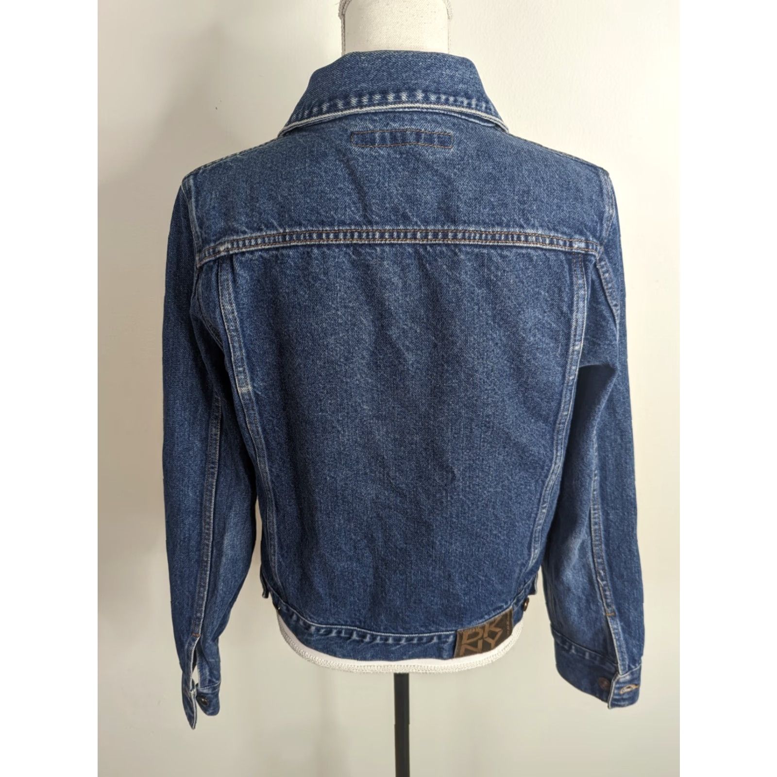 DKNY VINTAGE DKNY Women’s Trucker Denim Blue Jean Jacket Jacket Size S/Bust 36? Size 28" / US 6 / IT 42 - 3 Thumbnail