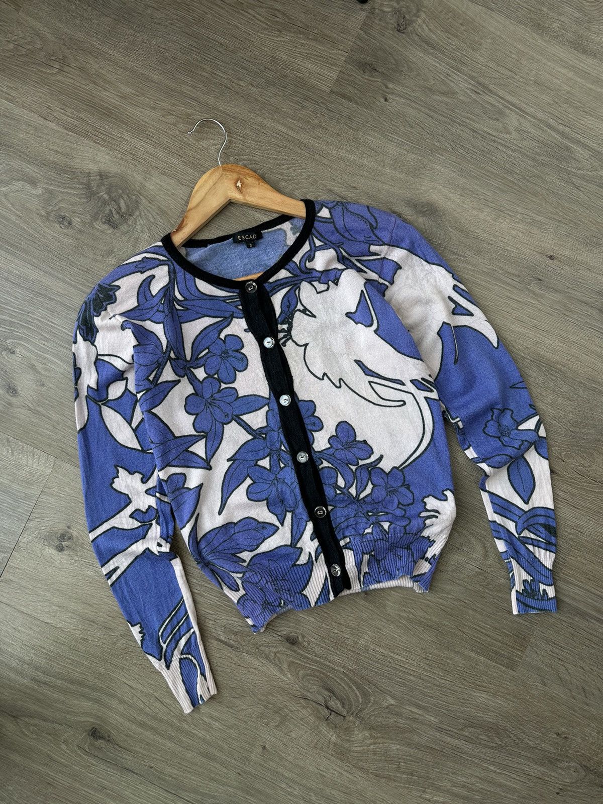 Escada Vintage Escada Flowers Blue Sweater Cardigan Size US XS / EU 42 / 0 - 4 Thumbnail