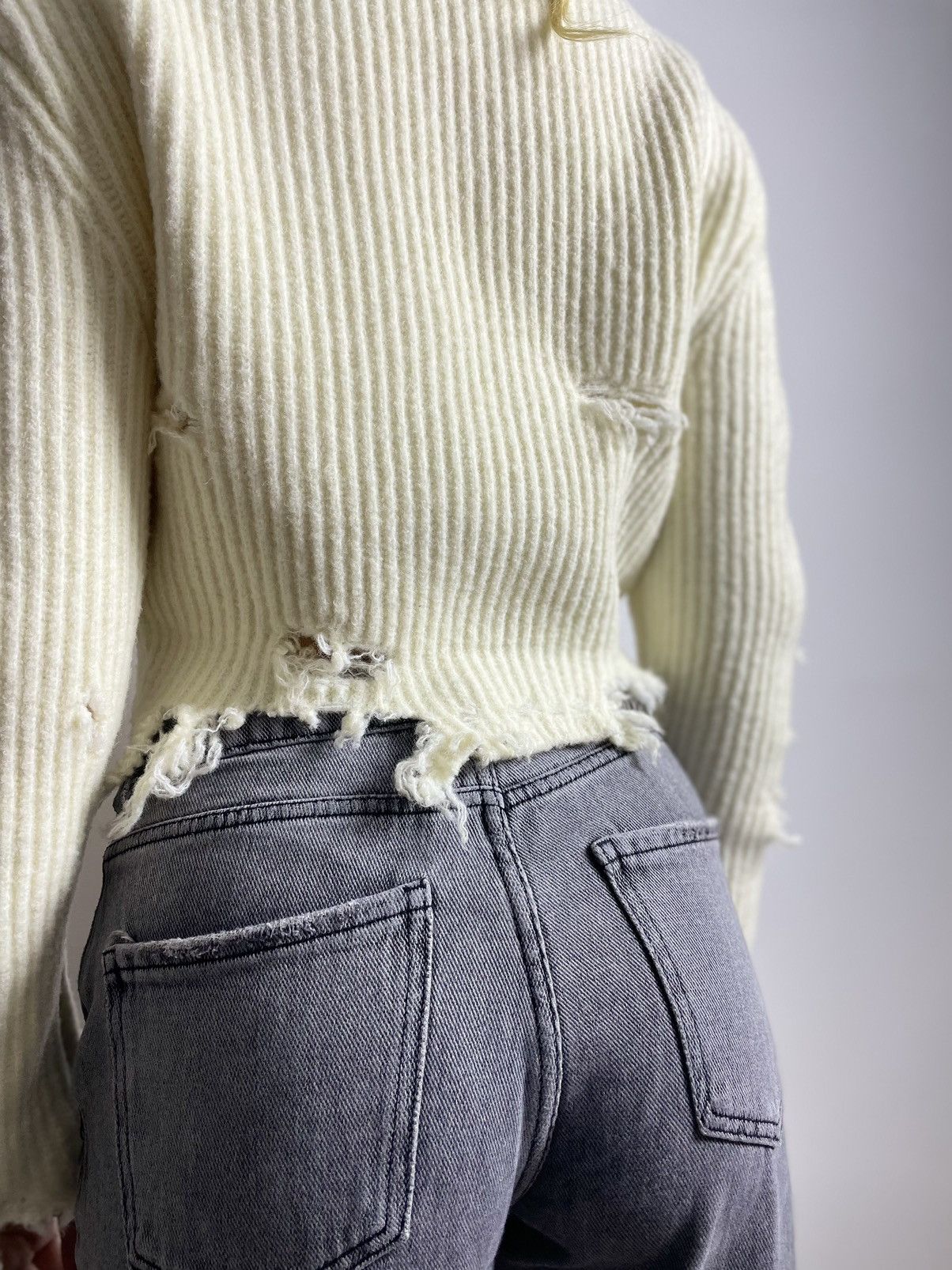 Yeezy YEEZY Season 3 Cropped & Distressed Ribbed Wool Sweater Size S / US 4 / IT 40 - 8 Thumbnail