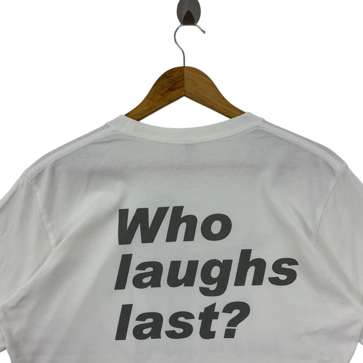 Barbara Kruger × Vintage Vintage BARBARA KRUGER Who laugh last art tee Size US M / EU 48-50 / 2 - 9 Thumbnail