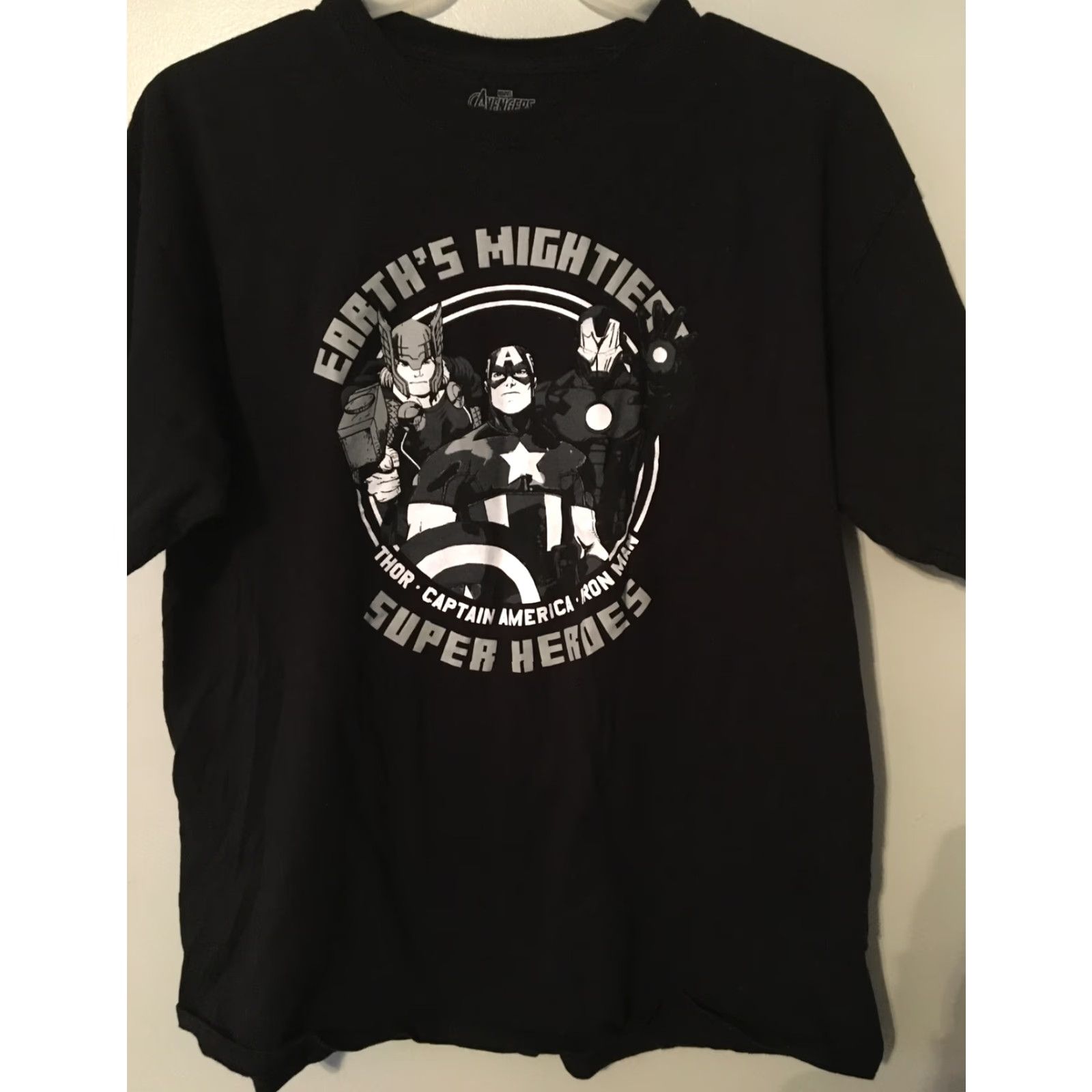 Vintage Marvel Avengers Earth's Mightiest Super Heroes T Shirt XL Thor Iron Man Captain America Mens Graphic Tee VINTAGE? Size US XL / EU 56 / 4 - 2 Thumbnail