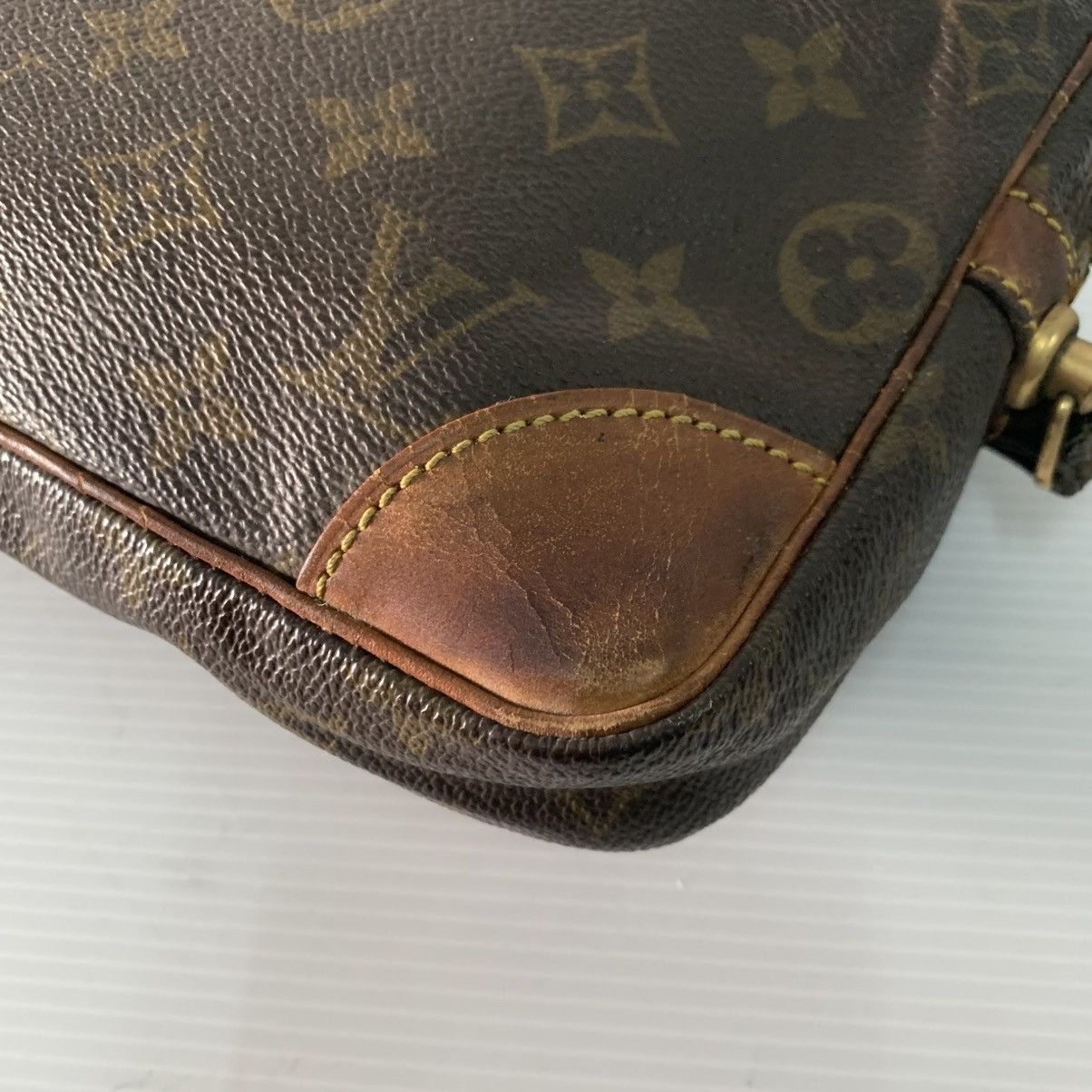 Louis Vuitton Louis Vuitton Marly Clutch Bag Size ONE SIZE - 8 Thumbnail
