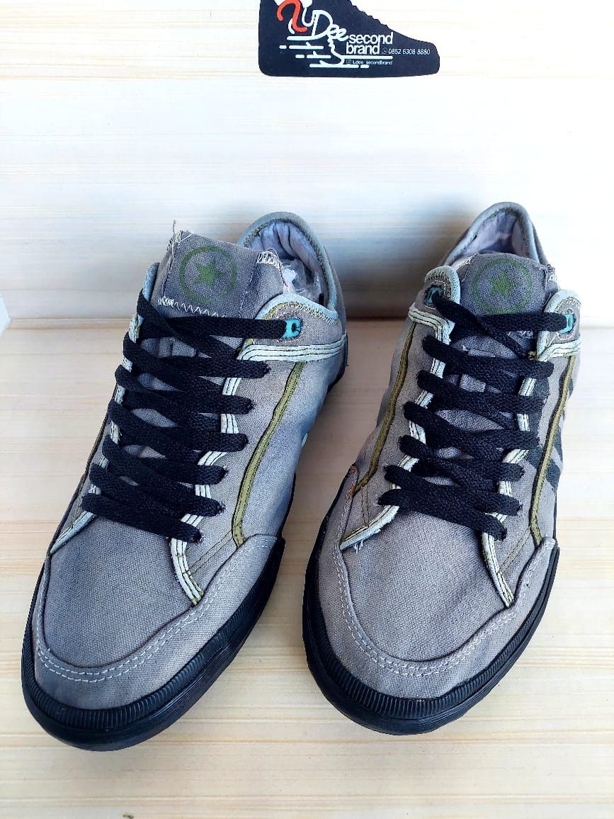 image of Converse One Star Academy Ox Low ( ) Shoes in Grey, Men's (Size 9.5)