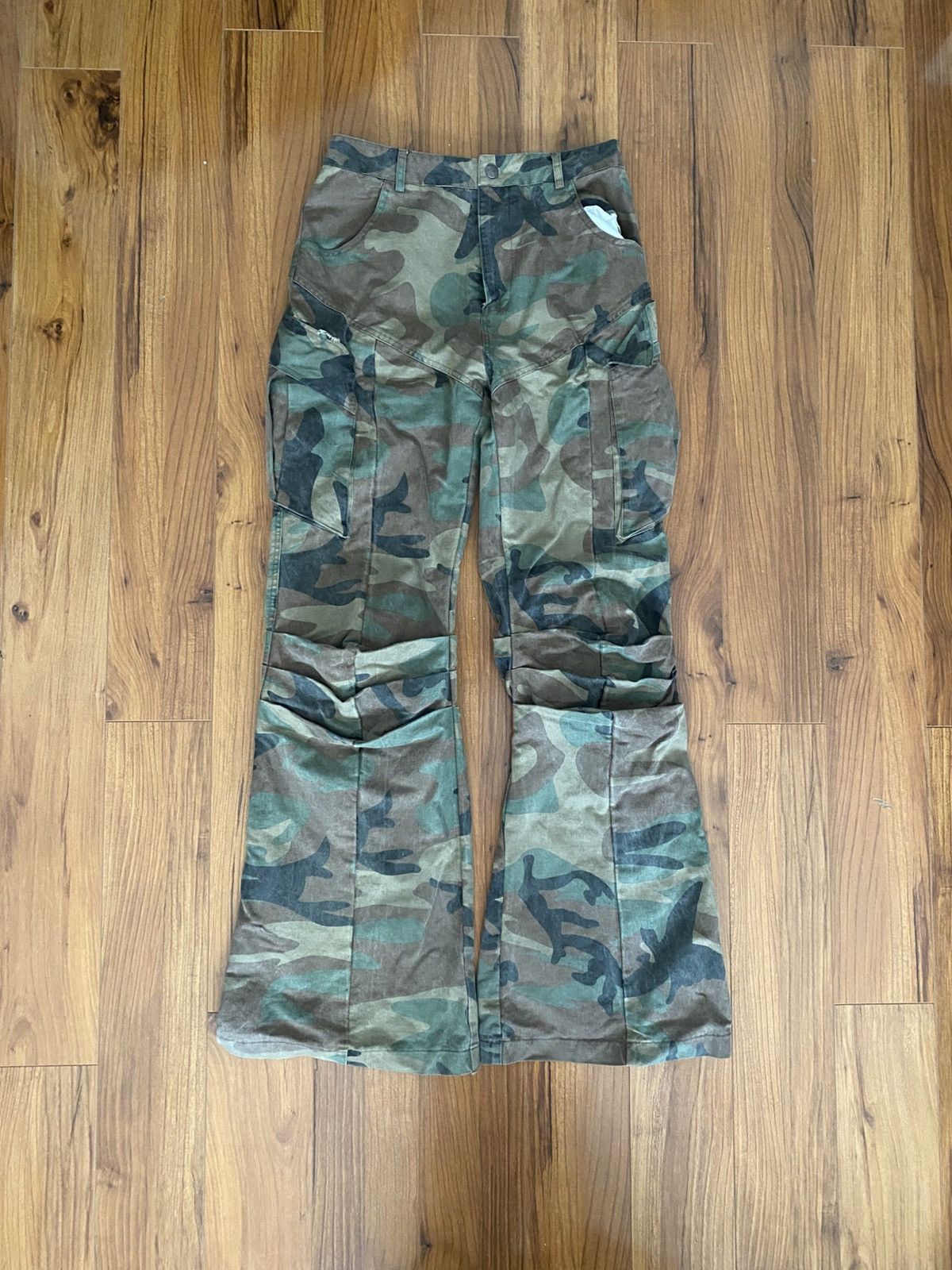 Camo pleated armour jeans