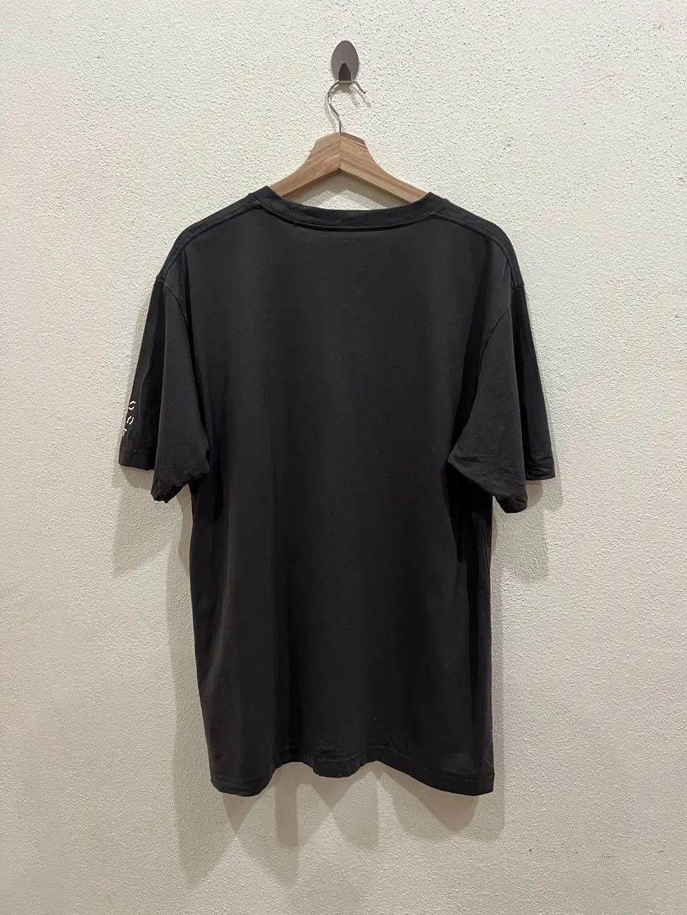 Kaws × Uniqlo Kaws Tokyo First Uniqlo Shirt 👕 Size US XL / EU 56 / 4 - 6 Thumbnail