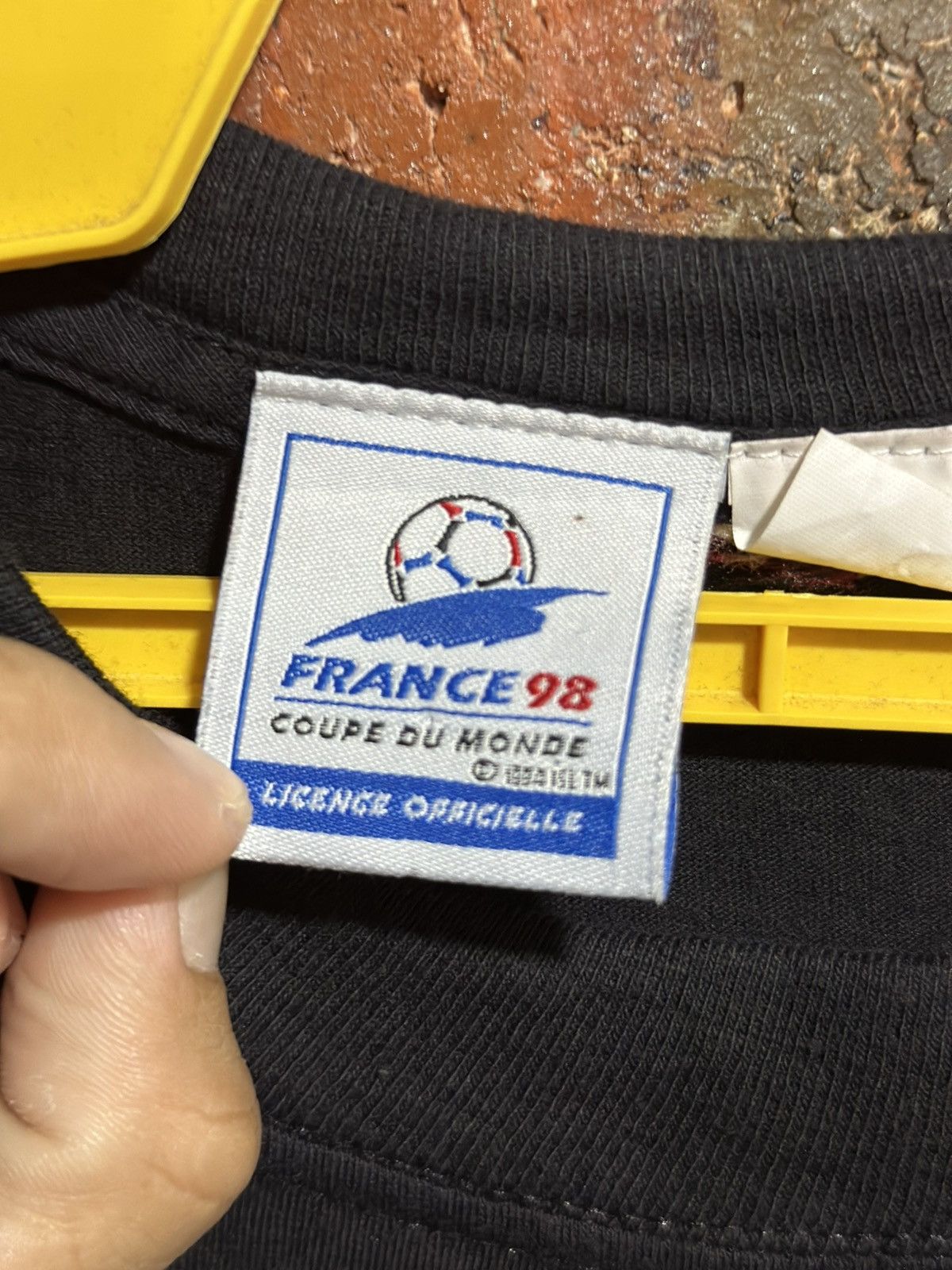 Vintage Vintage France 98 Coupe De monde Faded Tee Size US L / EU 52-54 / 3 - 5 Thumbnail