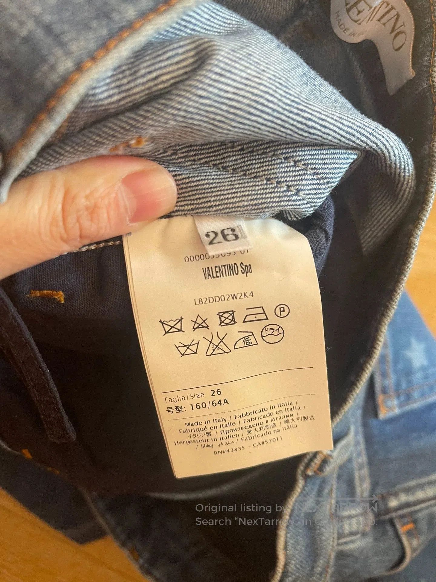 Valentino valentino star print denim jeans size 26. Size US 26 / EU 42 - 4 Thumbnail